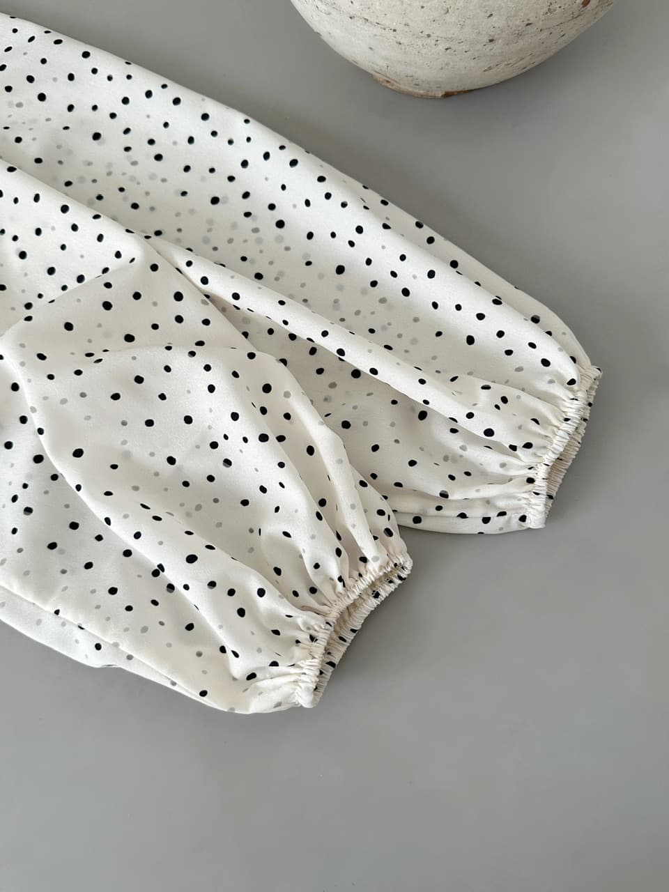 26 년 새로운 오프숄더 쉬폰 블라우스 여성 가을 도트 무늬 외부 잡아라. 의류 고급 센스 허리 수축 긴팔 상세 이미지 19