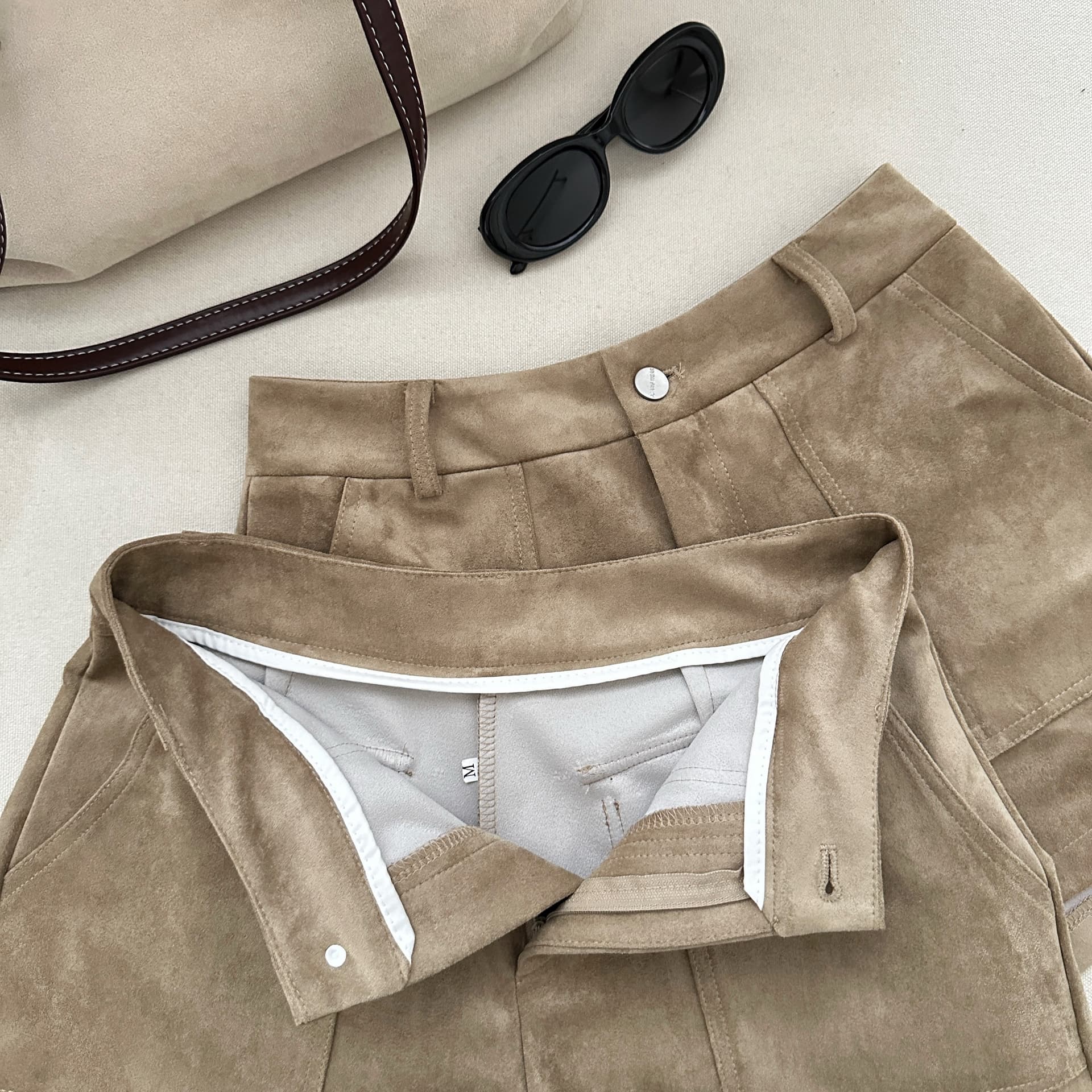 26 년 가을 빛 요리 한 바람 V넥 루즈핏 파란색 셔츠 반바지 벨트 포함 가을 오래된 돈 바람 품격 투피스 세트 세트 상세 이미지 24