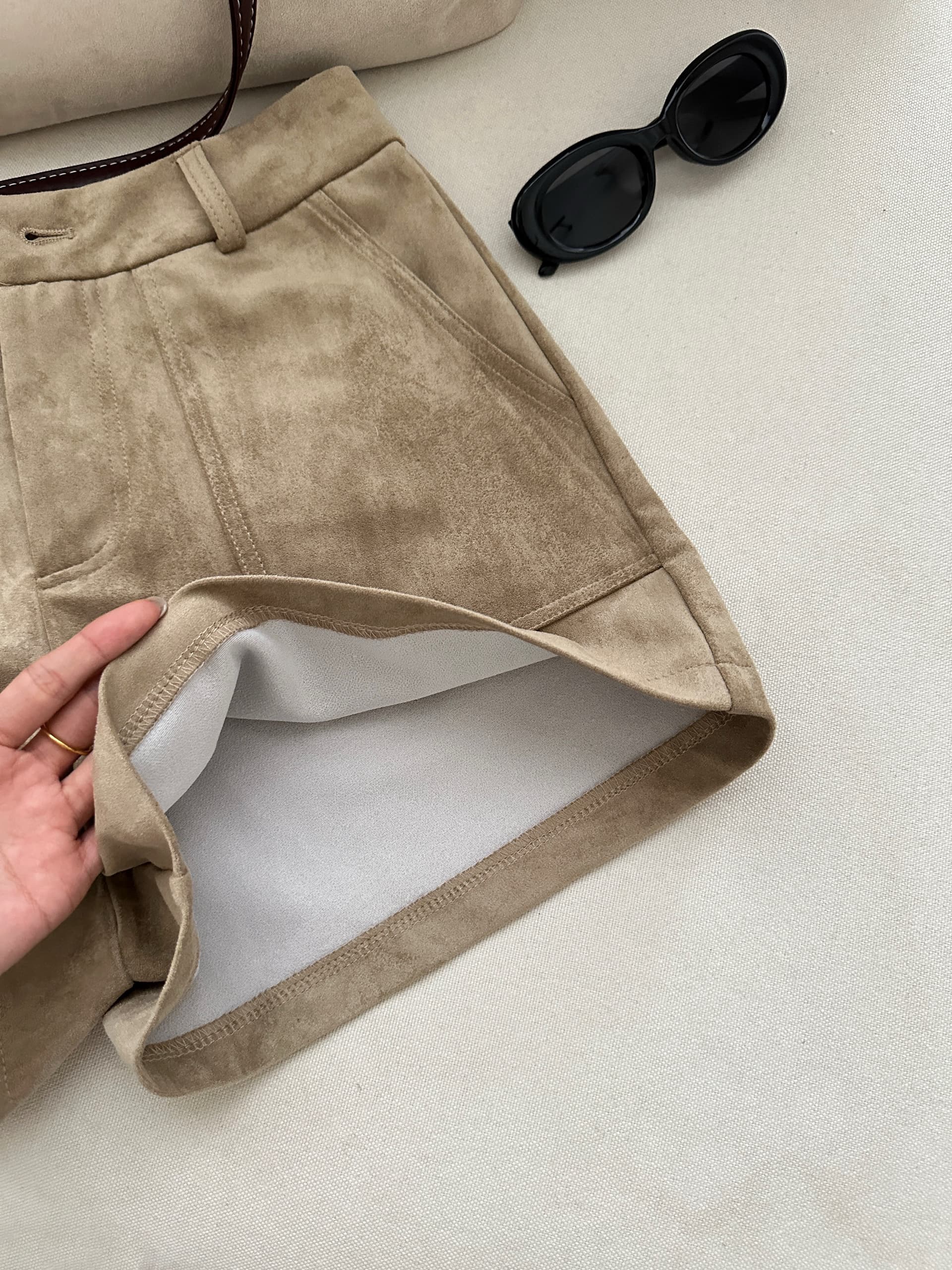 26 년 가을 빛 요리 한 바람 V넥 루즈핏 파란색 셔츠 반바지 벨트 포함 가을 오래된 돈 바람 품격 투피스 세트 세트 상세 이미지 25