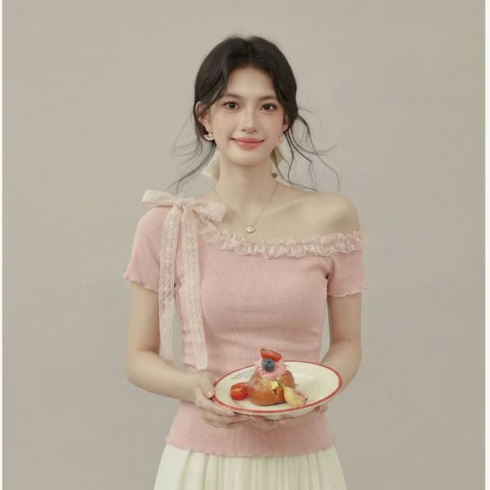 2026 새로운 초여름 아름다운 고유 한 아름다운 부드러운 연령 감소 품격 다용도 레이스 조각 핑크색 비스듬한 어깨 의류 이미지 3