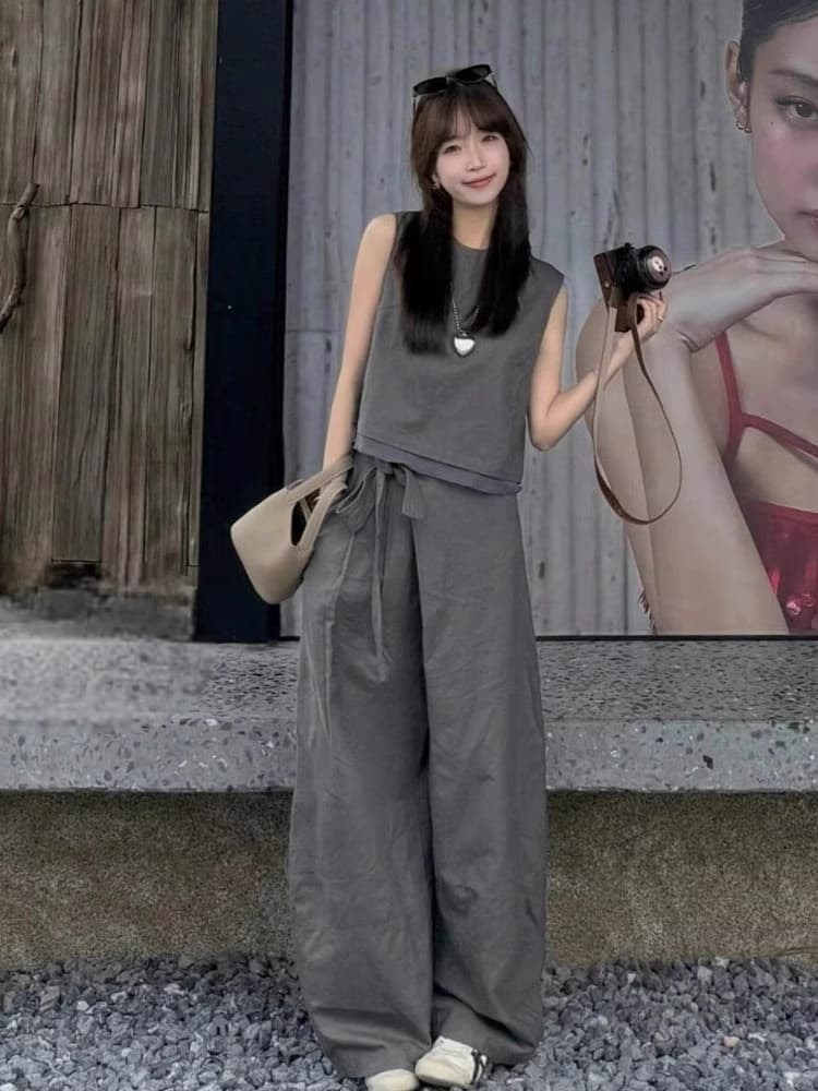 한 바람 chic 전체 집합 고급 센스 작은 키 고유 한 아름다운 회색 민소매 맨위 와이드 레그 팬츠 세트 여성 여름 이미지 3