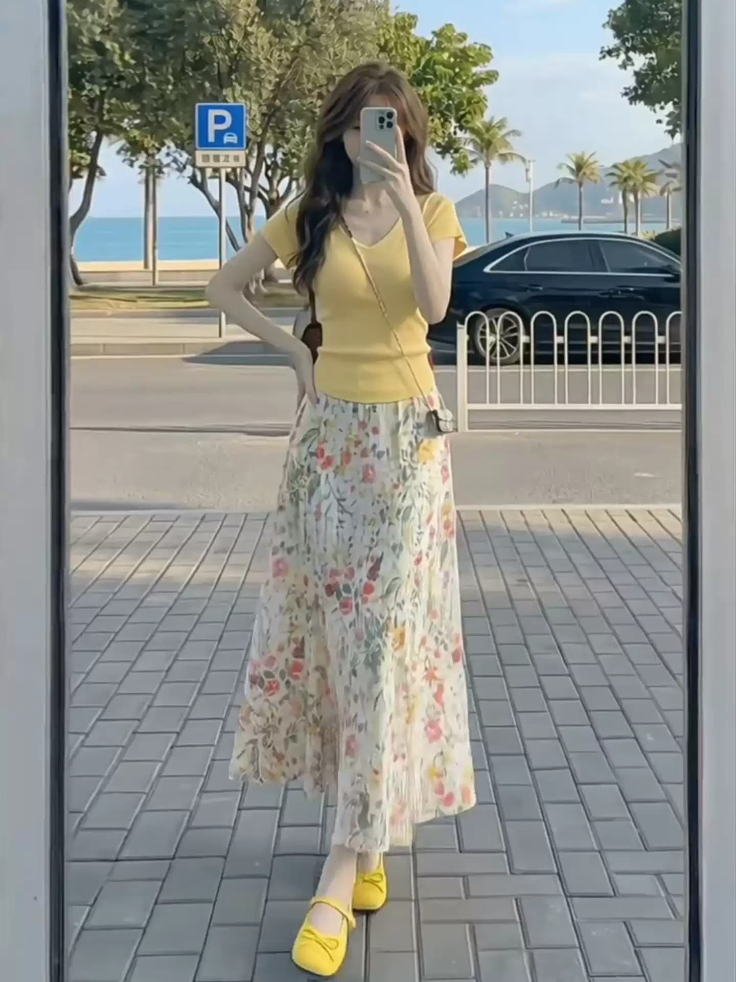품격 전체 집합 ootd 착용 가져 가라. 여성 2026 년 봄 황색 V넥 반팔 티셔츠 꽃무늬 반신 치마 세트 상세 이미지 4
