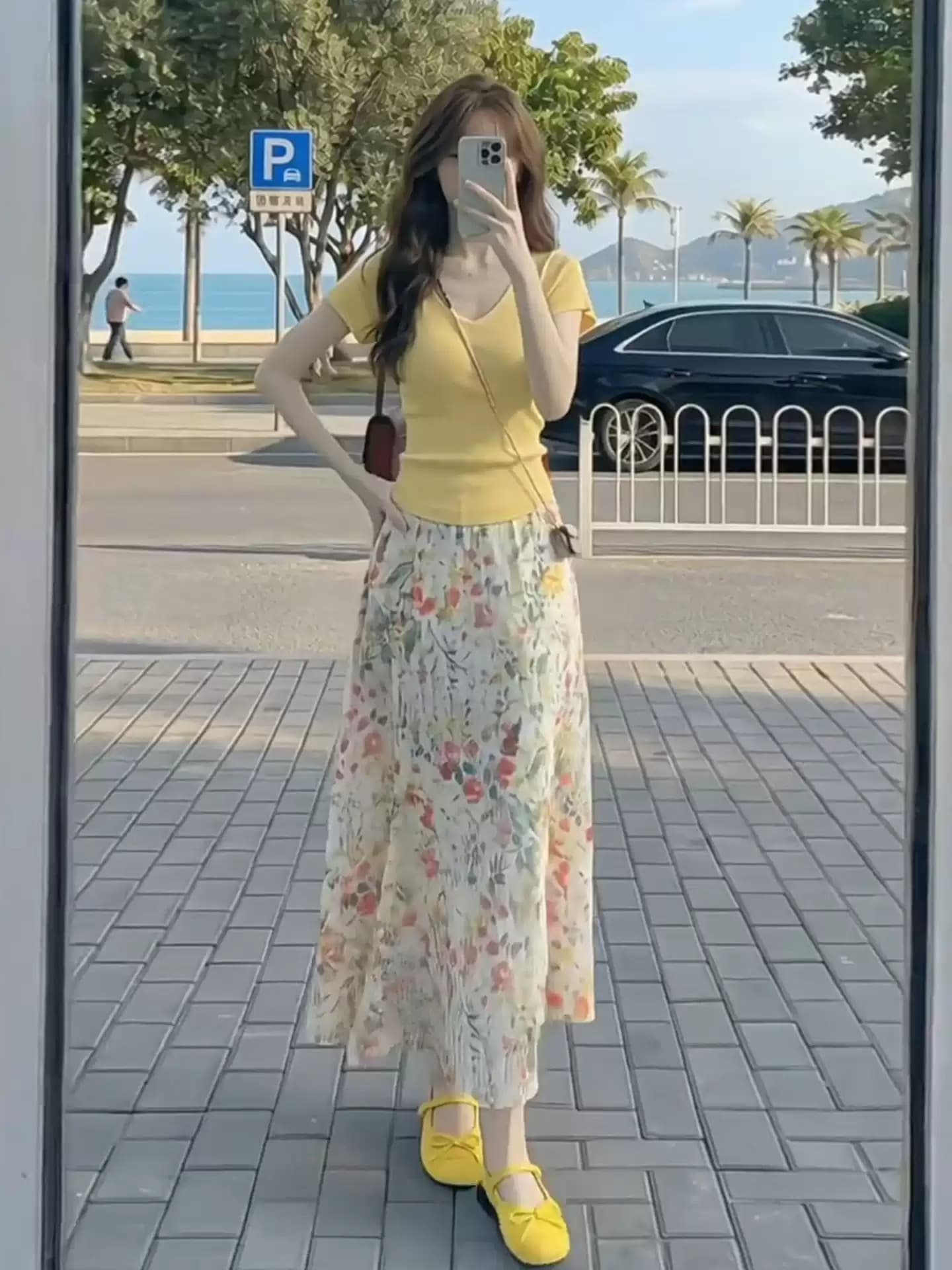 품격 전체 집합 ootd 착용 가져 가라. 여성 2026 년 봄 황색 V넥 반팔 티셔츠 꽃무늬 반신 치마 세트 상세 이미지 5
