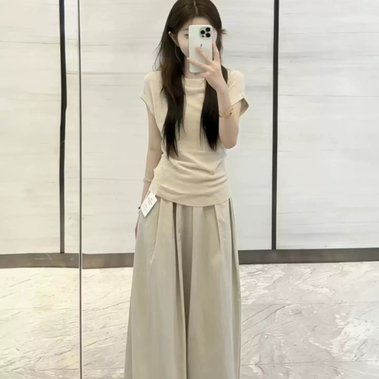 2026 여름 한 부서 몸매 가꾸기 슬림해 보이는 긍정적 인 어깨 반팔 티셔츠 와이드 레그 팬츠 청 순수한 시스템 느슨함 센스 투피스 슈트 여성 이미지 6