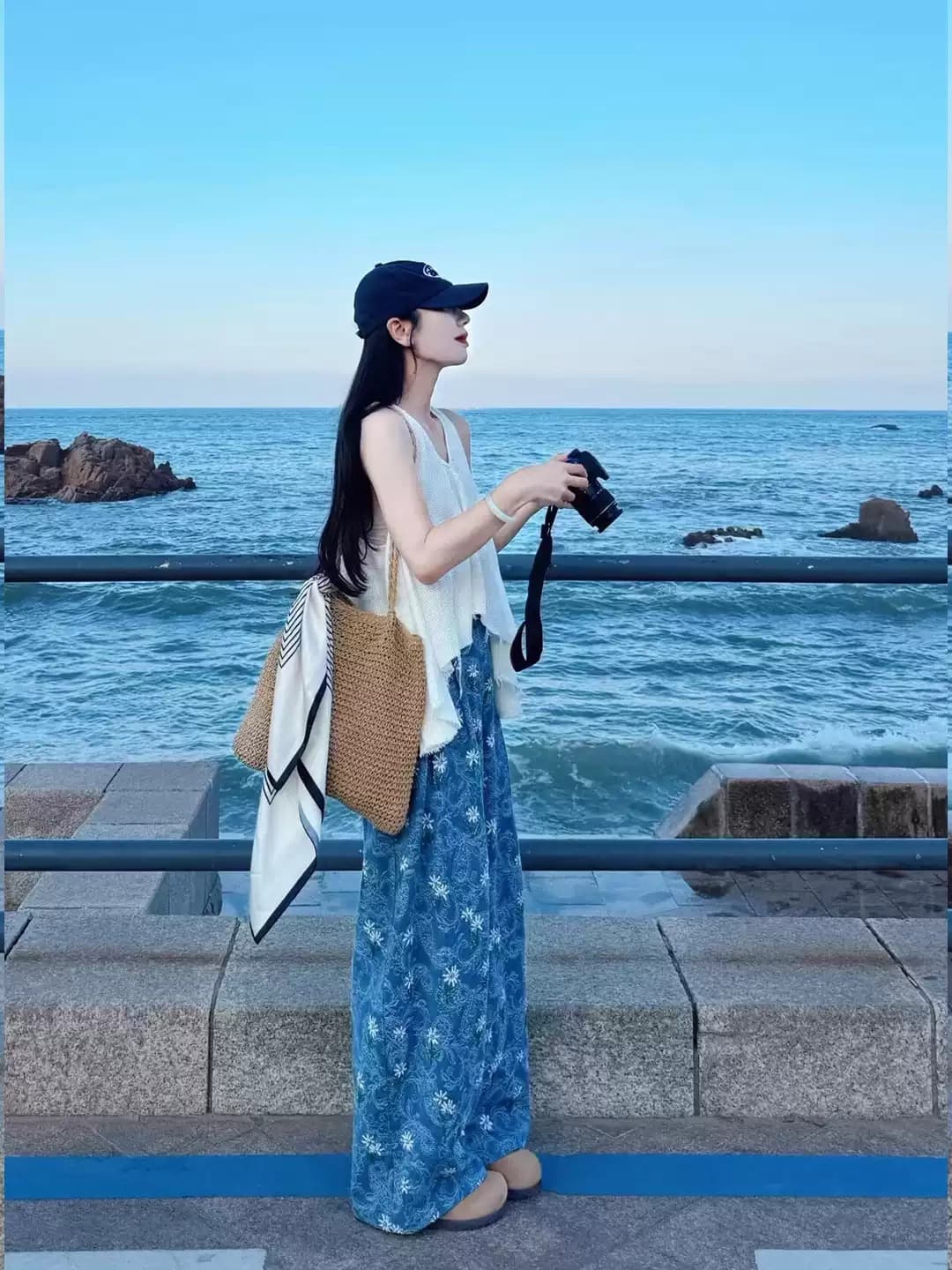 휴가 바람 V넥 불규칙 조끼 꽃무늬 바지 세트 여성 느슨함 센스 도루 센스 와이드 레그 팬츠 캐주얼 투피스 세트 여름 상세 이미지 2