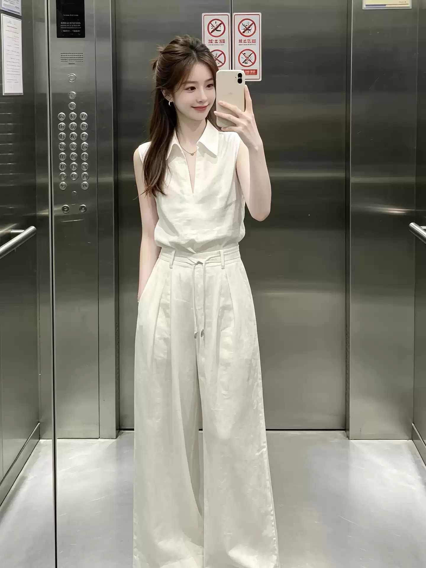 화이트 폴로 칼라 미니멀리즘 다용도 민소매 조끼 여성 셔츠 2026 여름 프랑스식 출퇴근 느슨함 센스 다용도 세트 이미지 3