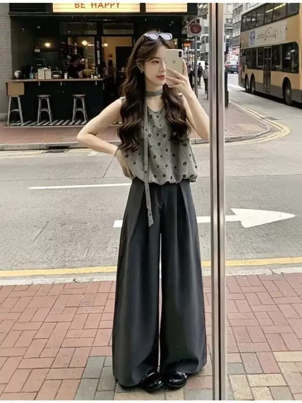 2026 새로운 여름 홍콩 스타일 도트 무늬 민소매 조끼 하이웨이스트 도루 센스 검정색 넓은 다리 정장 바지 출퇴근 세트 이미지 3