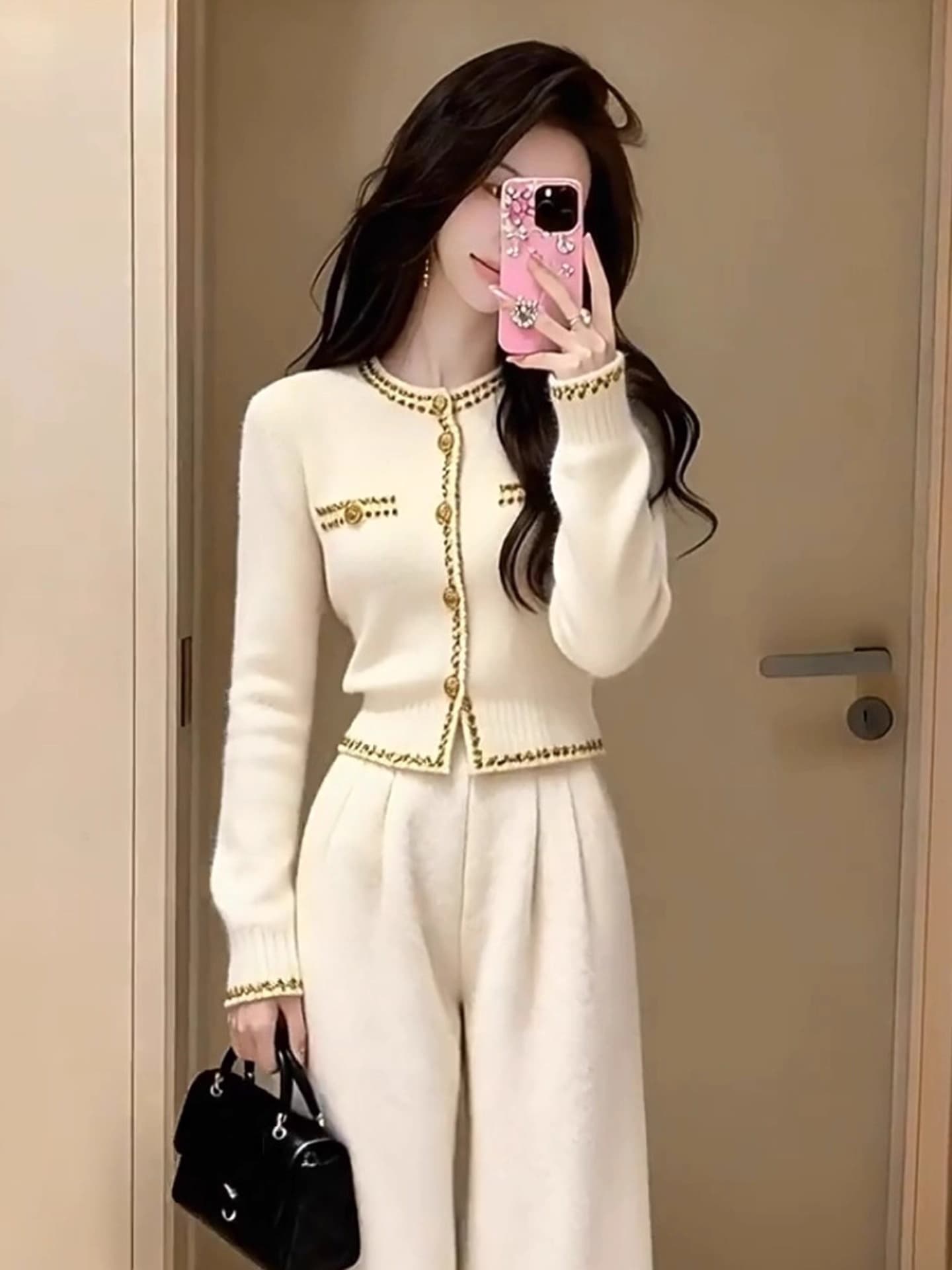 자이언트 잘 생긴 겨울 의류 전체 집합 고급 절묘한 품격 작은 샤넬 스타일 관대 한 점잖은 화이트 스웨터 와이드 레그 팬츠 세트 상세 이미지 2