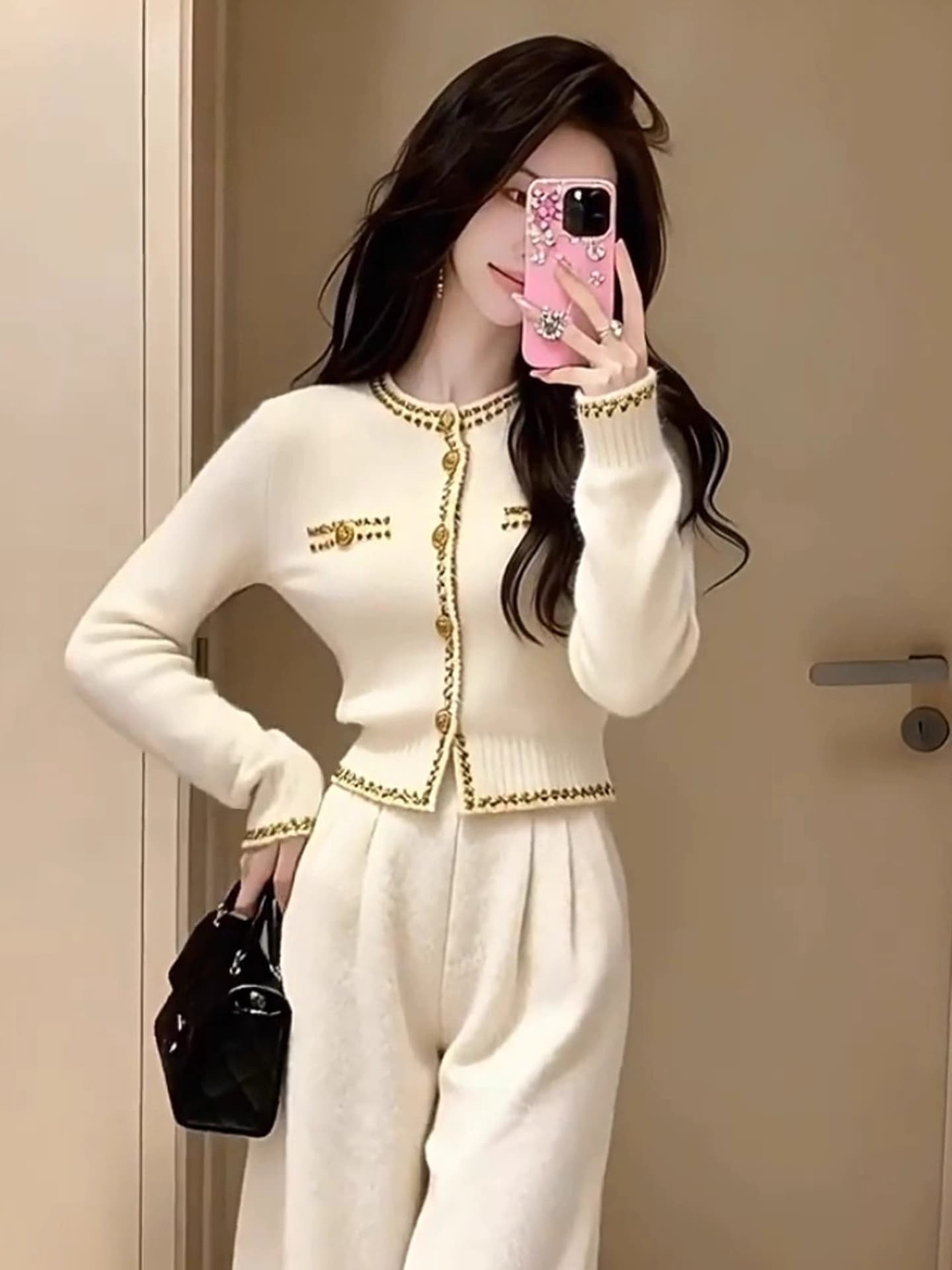 자이언트 잘 생긴 겨울 의류 전체 집합 고급 절묘한 품격 작은 샤넬 스타일 관대 한 점잖은 화이트 스웨터 와이드 레그 팬츠 세트 상세 이미지 3