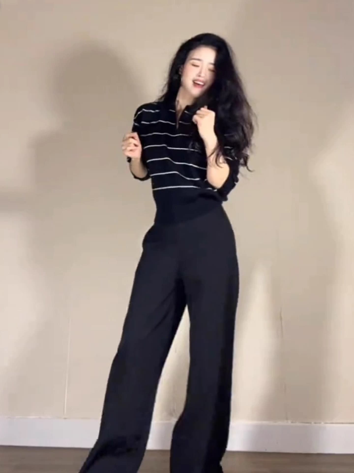 자이언트 잘 생긴 작은 샤넬 스타일 스트라이프 니트 맨위 세트 바지 캐주얼 느슨함 센스 2026 슈퍼 화재 가을 의상 에이즈 환자 여성 세트 이미지 3