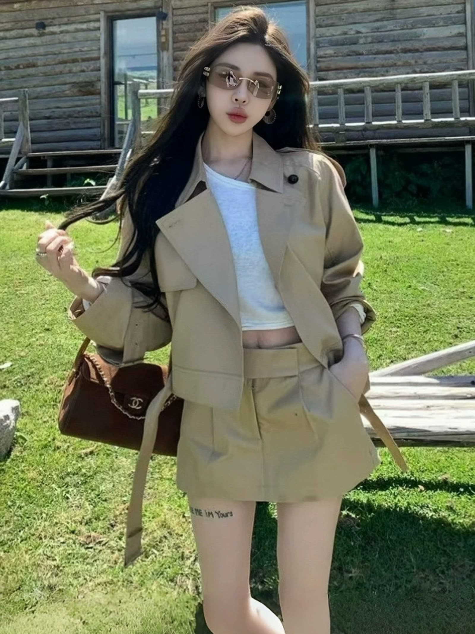 2026 슈퍼 화재 ~ 중 한 부서 워크웨어 바람 패션 세트 여성 이른 가을 티셔츠 워크웨어 짧은 외투 반신 스커트 3종 세트 상세 이미지 1