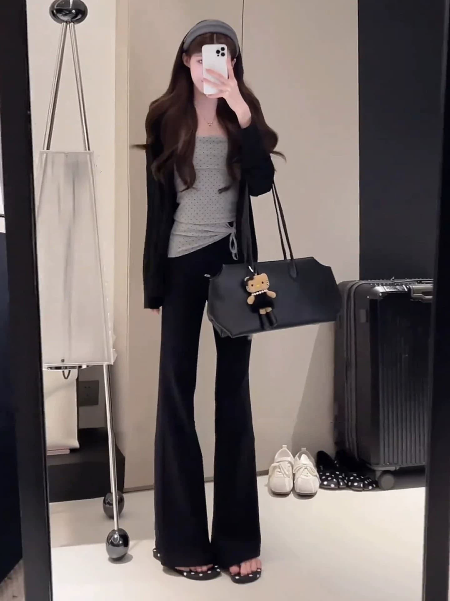 로프 도트 무늬 슬립 매칭 얇고 가벼운 오픈 가디건 슬림해 보이는 검정색 와이드 레그 팬츠 3종 세트 이미지 2