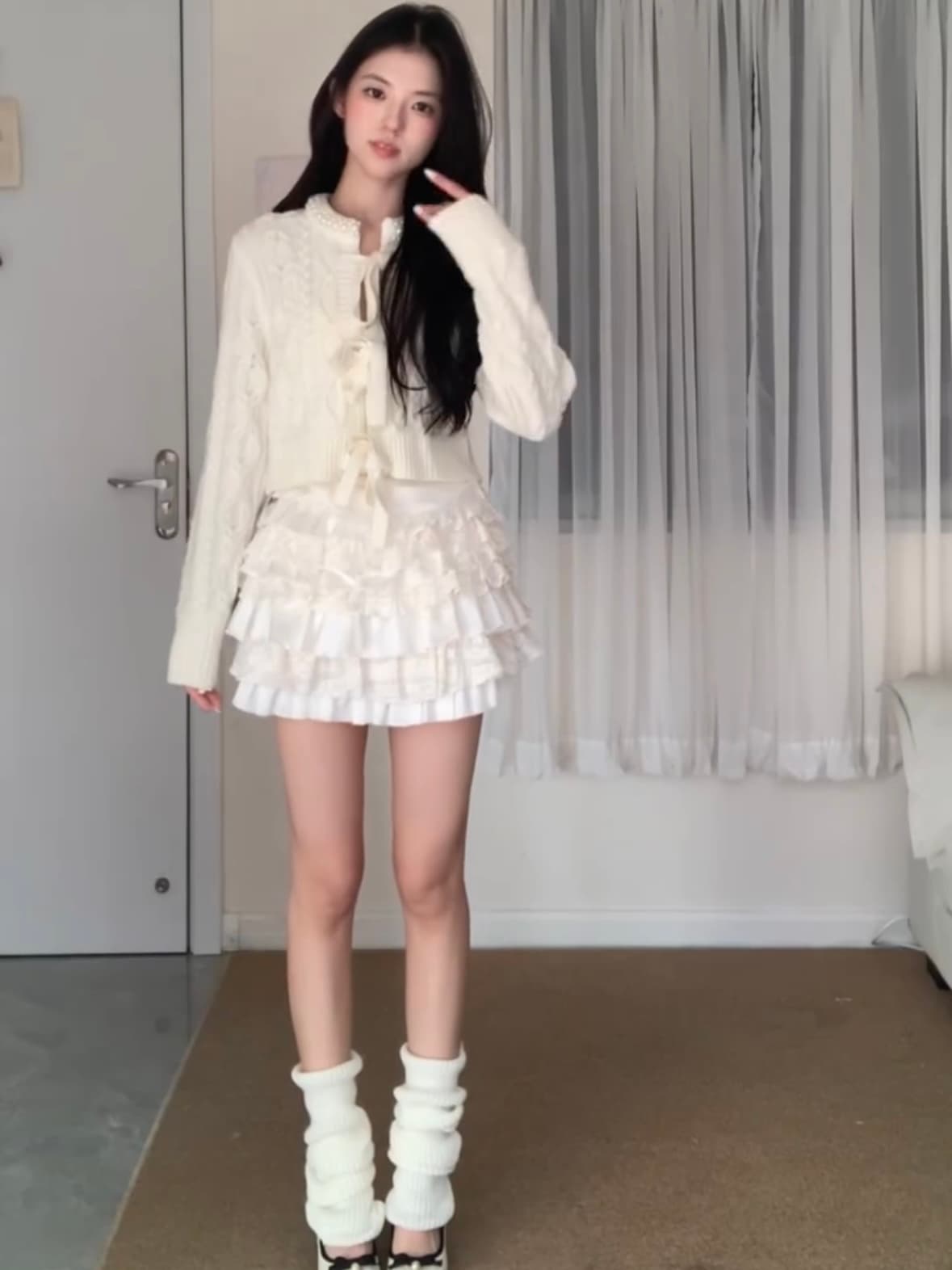 봄 레트로 크로 셰 뜨개질 레이스업 나비 매듭 니트 오픈 가디건 여성 수공 진주 칼라 쇼트 스타일 슬림해 보이는 스웨터 코트 상세 이미지 3
