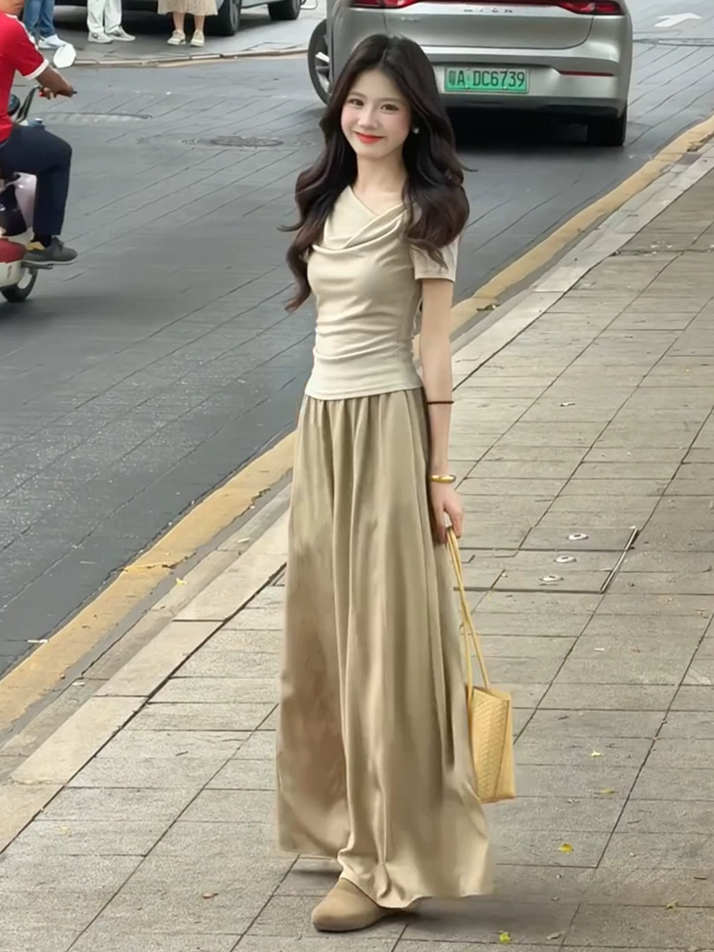 한 부서 그레이트 통해보기 가져 가라. 전체 집합 2026 새로운 비스듬한 어깨 반팔 티셔츠 여성 여름 와이드 레그 팬츠 투피스 슈트 이미지 2