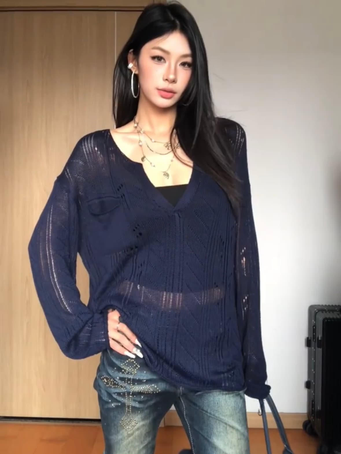 느긋한 센스 마이크로 ~을 통해 홀로우 아웃 V넥 니트 블라우스 여성 품격 미니멀리즘 캐주얼 슬림해 보이는 태양 보호 셔츠 맨위 상세 이미지 1