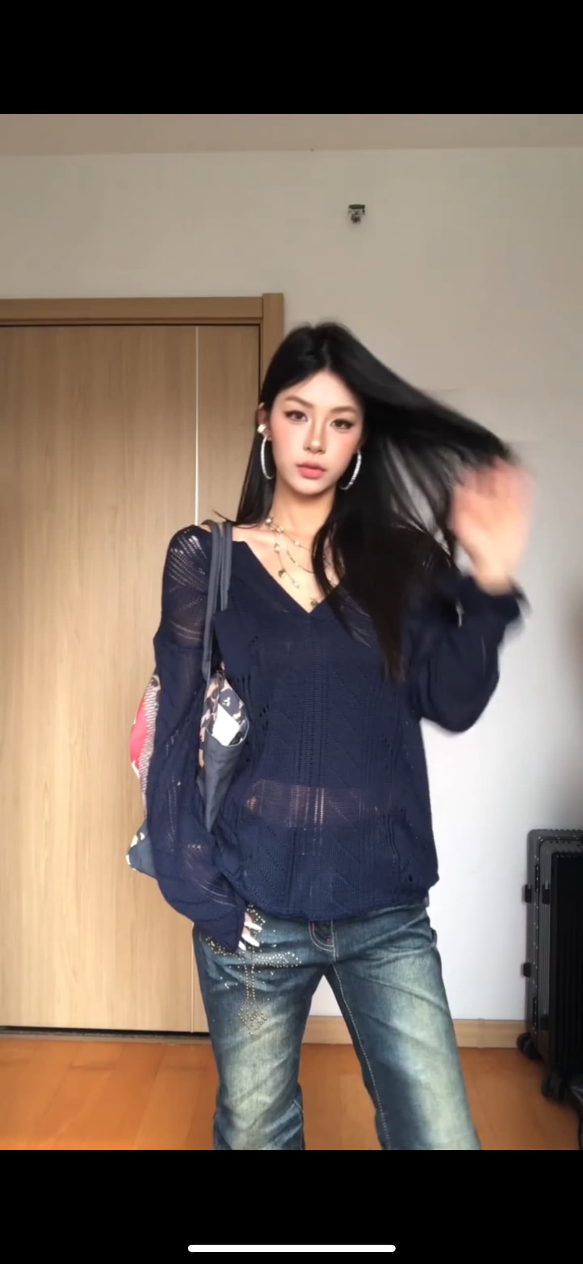 느긋한 센스 마이크로 ~을 통해 홀로우 아웃 V넥 니트 블라우스 여성 품격 미니멀리즘 캐주얼 슬림해 보이는 태양 보호 셔츠 맨위 상세 이미지 12