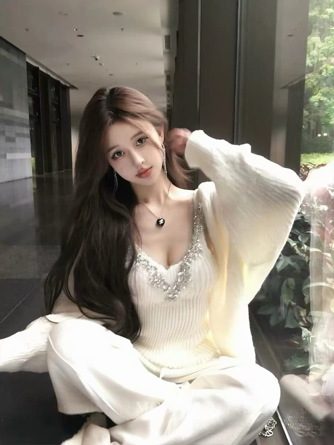 화이트 다이아몬드 세팅 니트 캐미솔 가을 인사이드 가져 가라. 몸매 가꾸기 순수한 욕망 바람 섹시함 쇼트 스타일 민소매 V넥 맨위