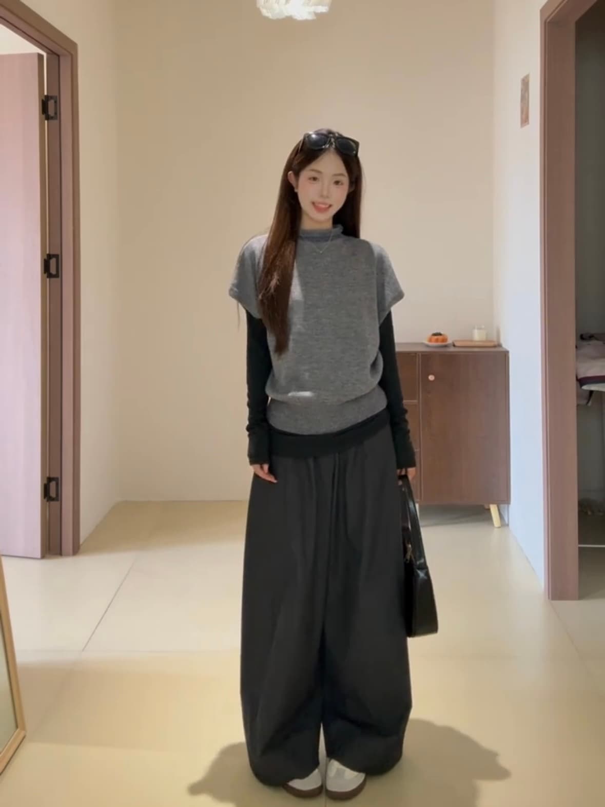 회색 반하이넥 니트 베스트 조끼 여성 가을 겨울철 느긋한 바람 루즈핏 민소매 스택 착용 스웨터 조끼 세트 상세 이미지 3