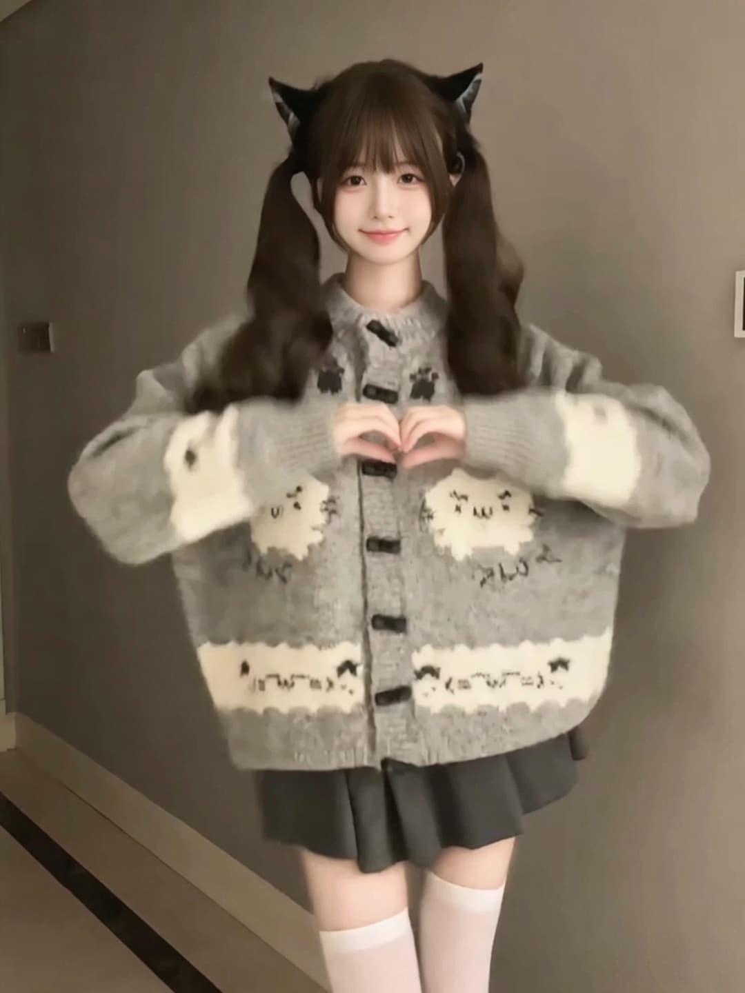 가을 겨울 만화 재미있는 회색 스웨터 코트 반신 스커트 가을 겨울 부드러운 찹쌀 귀여운 작은 키 연령 감소 투피스 슈트 상세 이미지 4