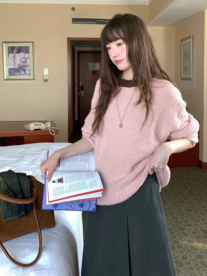 부드러운 찹쌀 질감 연령 감소 네클라인 배색 스웨터 가을 겨울 소녀 느긋한 한 부서 라운드 넥 털 니트 스웨터 맨위