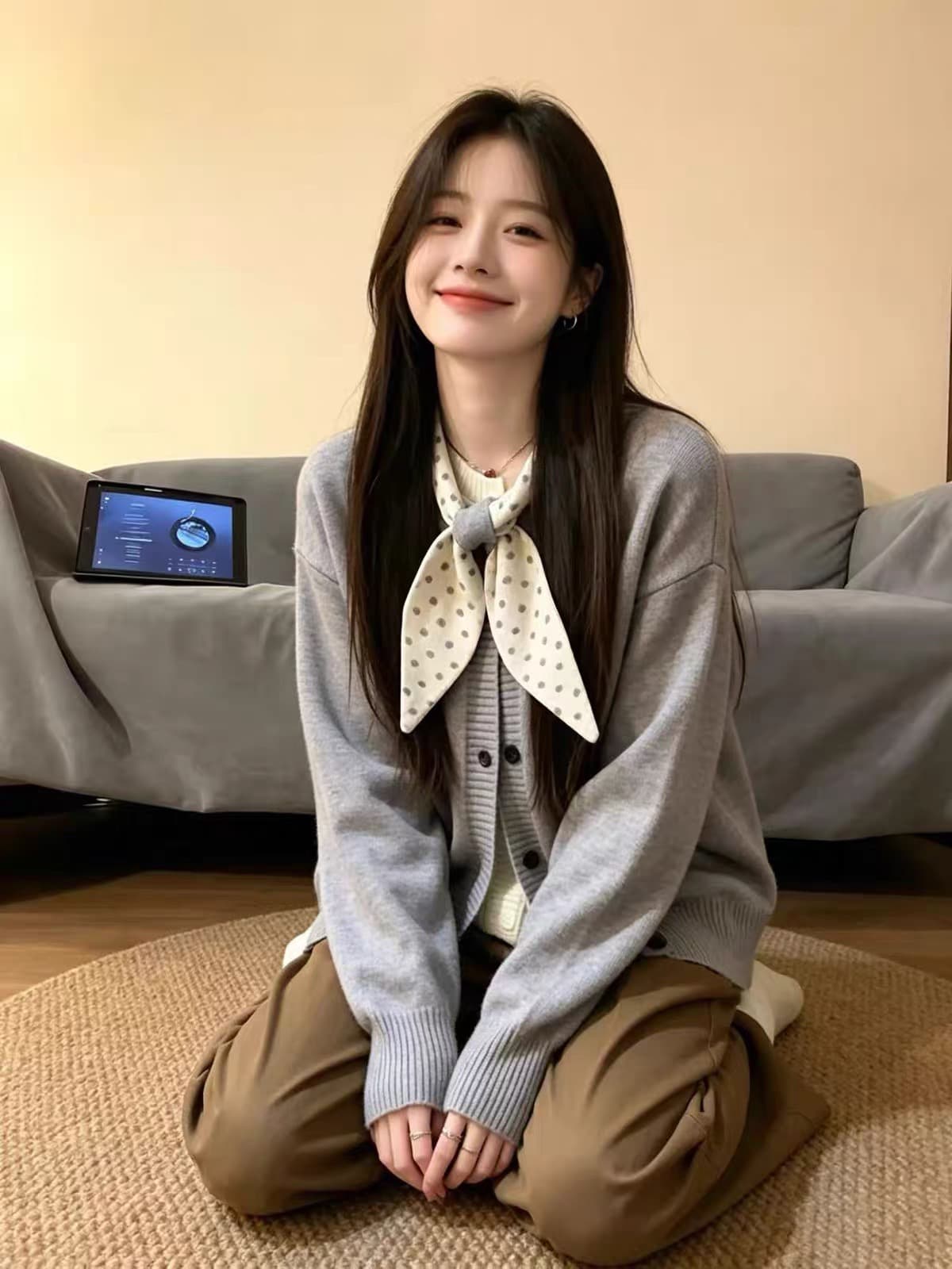 한 부서 달콤함 품격 회색 도트 무늬 스카프 페이크 레이어드 스웨터 여자 2026 가을 새로운 디자인 센스 니트 오픈 가디건 이미지 4