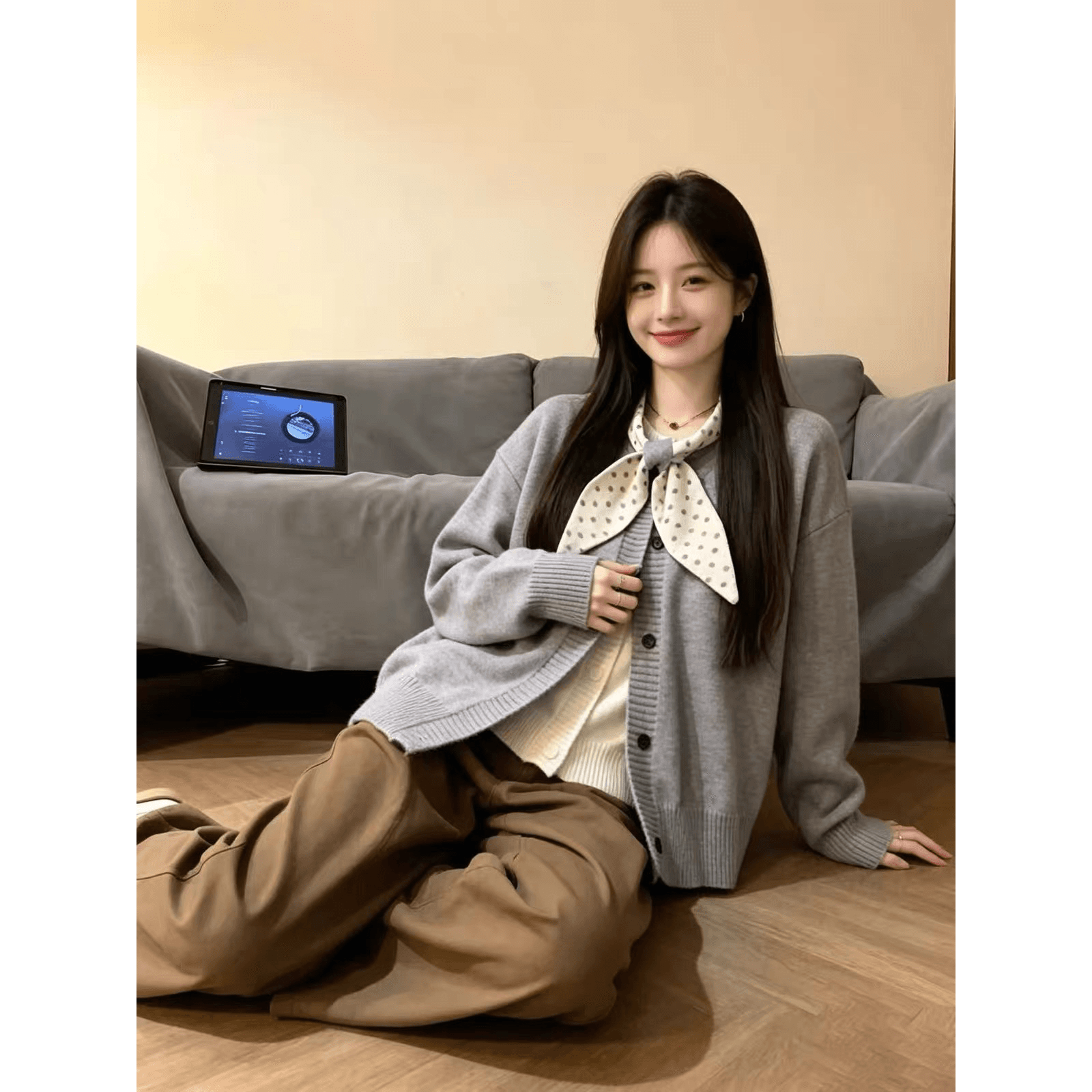 한 부서 달콤함 품격 회색 도트 무늬 스카프 페이크 레이어드 스웨터 여자 2026 가을 새로운 디자인 센스 니트 오픈 가디건 이미지 5