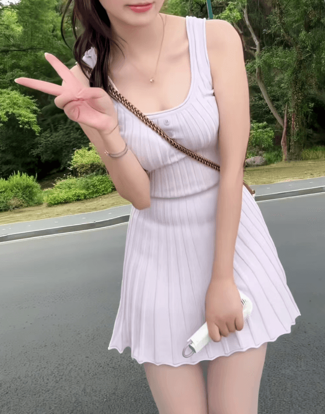한국 부드러운 바람 디스플레이 화이트 슬림해 보이는 얼음 실크 몽환 보라색 슬립 쇼트 스타일 드레스 순수한 욕망 품격 조끼 미니 스커트 이미지 4