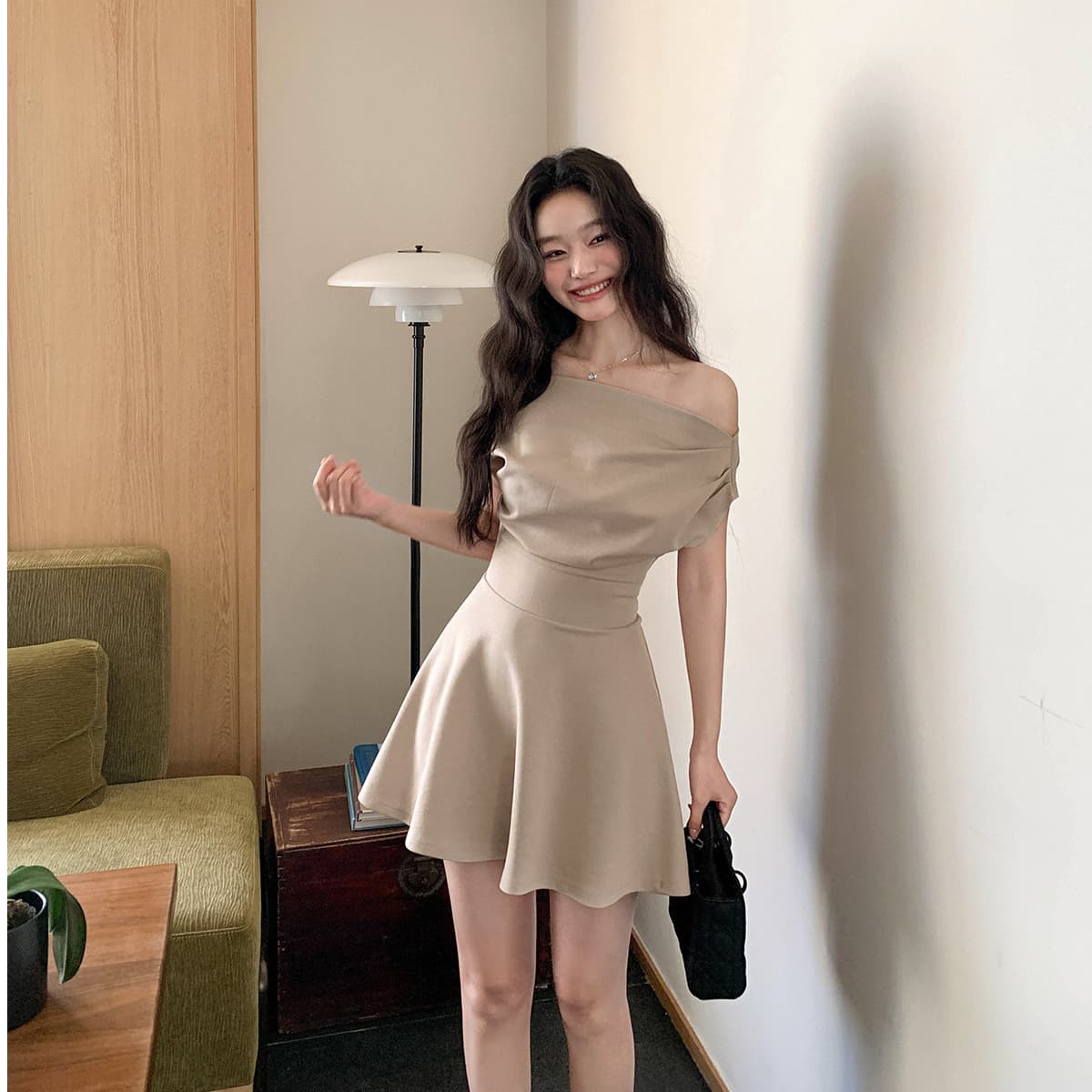 프랑스식 품격 순수한 욕망 섹시함 오프숄더 여성 드레스 여름 새로운 허리 수축 슬림해 보이는 외국 가스 한 마디 짧은 치마
