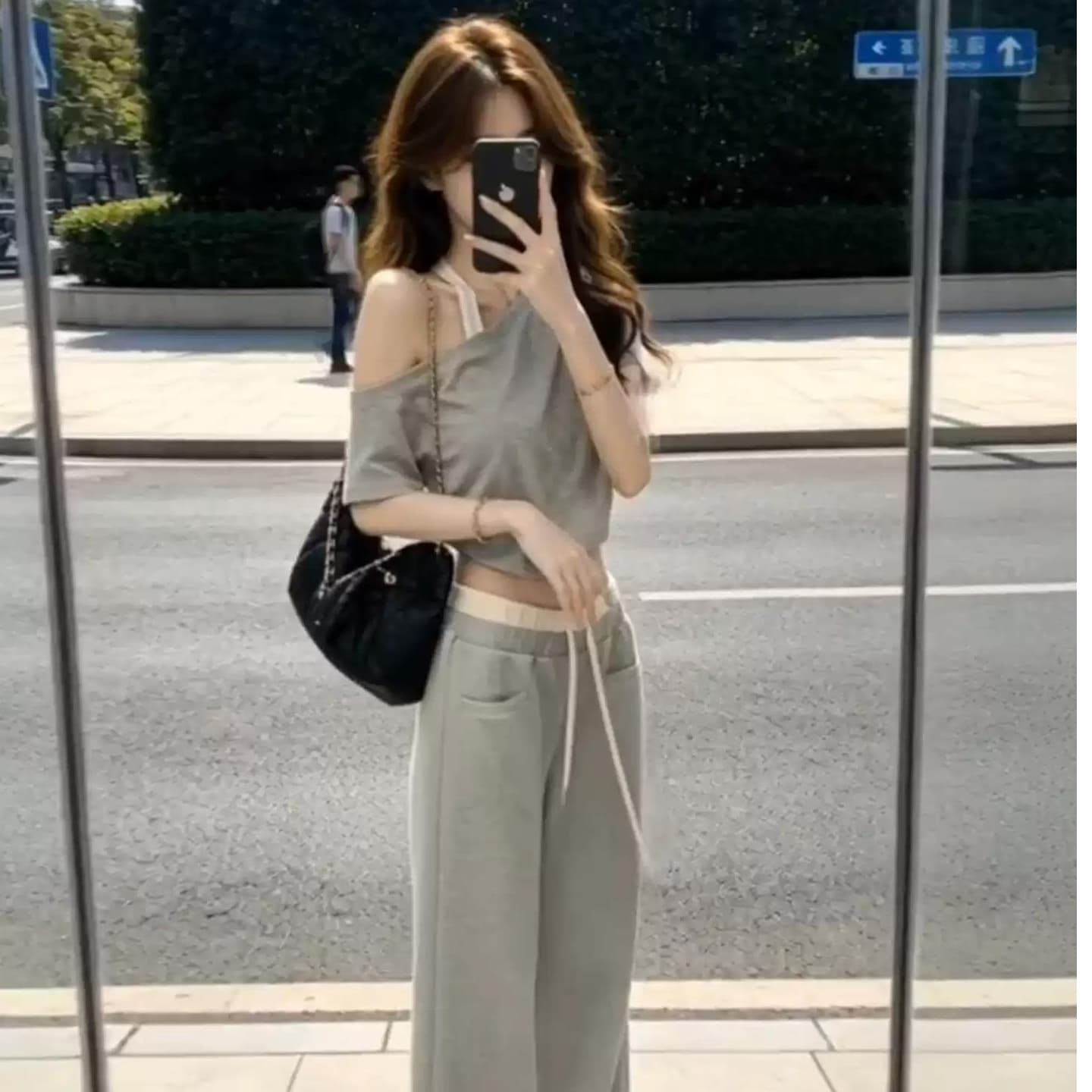 그레이트 통해보기 가져 가라. 전체 집합 2026 새로운 회색 비스듬한 어깨 의류 여성 여름 와이드 레그 팬츠 캐주얼 세트 이미지 5