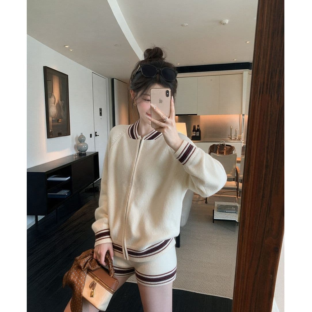 가을 겨울 느긋한 아메리칸 운동 바람 작은 대중 오픈 가디건 라운드 넥 디자인 다용도 반바지 배색 섹션 chic 두 조각 여성 세트 상세 이미지 2