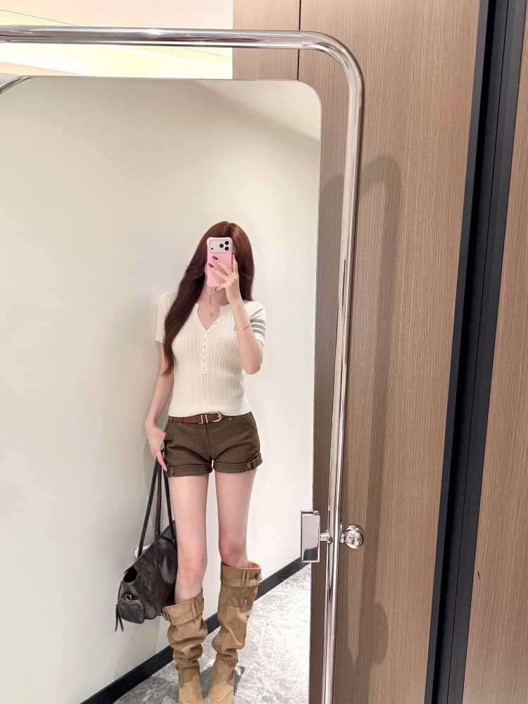 아메리칸 레트로 V넥 반팔 니트 스웨터 여성 여름 착용 가져 가라. V넥 티셔츠 몸매 가꾸기 슬림해 보이는 학원 스타일 꽈배기 맨위 상세 이미지 3