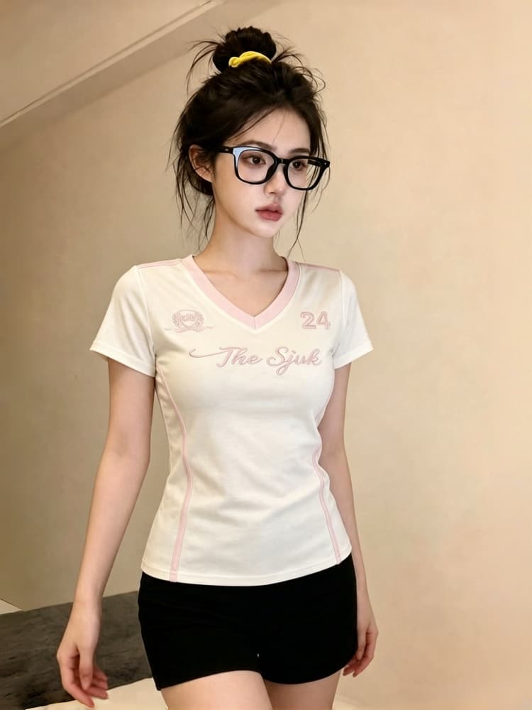 한 부서 달콤한 스타일 자수 V넥 긍정적 인 어깨 반팔 티셔츠 여성 여름 디자인 센스 몸매 가꾸기 쇼트 스타일 배색 핫걸 맨위 상세 이미지 2