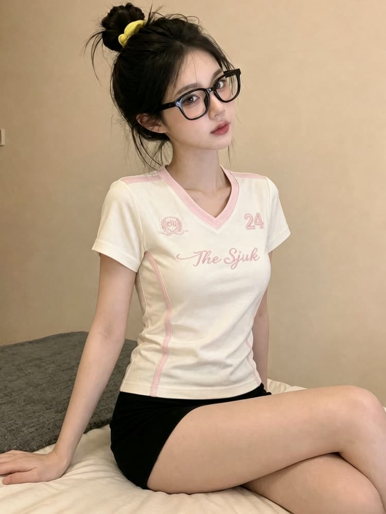 한 부서 달콤한 스타일 자수 V넥 긍정적 인 어깨 반팔 티셔츠 여성 여름 디자인 센스 몸매 가꾸기 쇼트 스타일 배색 핫걸 맨위 상세 이미지 6