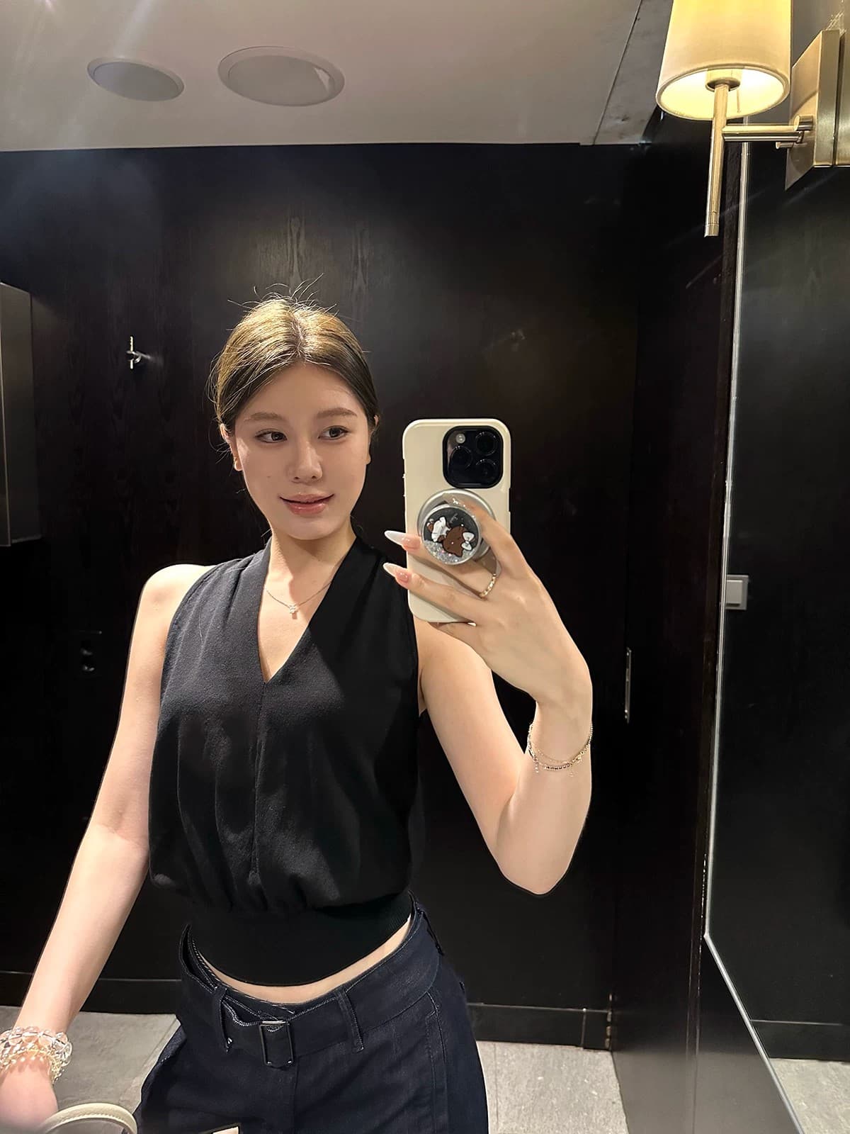 나비 보물 웃음 품질 가스 자매 전용 라인 청 하늘을 통해 실크 V넥 슬림해 보이는 품격 민소매 맨위 티셔츠 기본 셔츠 여성 여름