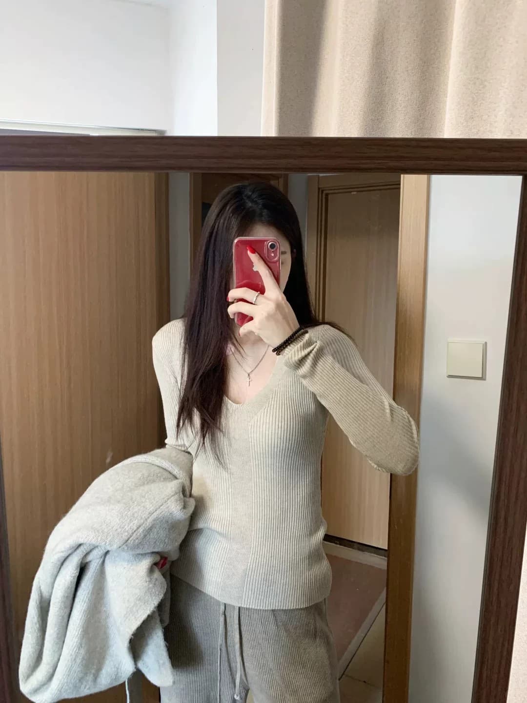 프랑스식 빛 요리 한 이른 가을 낮은 네크라인 기본 셔츠 여성 인사이드 가져 가라. 프로 피부 스웨터 고급 질감 몸매 가꾸기 긴팔 니트 맨위 이미지 4