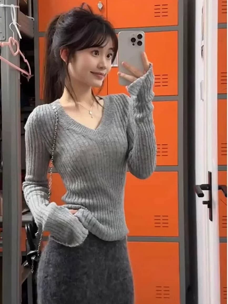 레트로 느긋한 V넥 인사이드 가져 가라. 긴팔 니트 스웨터 여성 가을 겨울철 회색 몸매 가꾸기 슬림해 보이는 스웨터 기본 셔츠 맨위