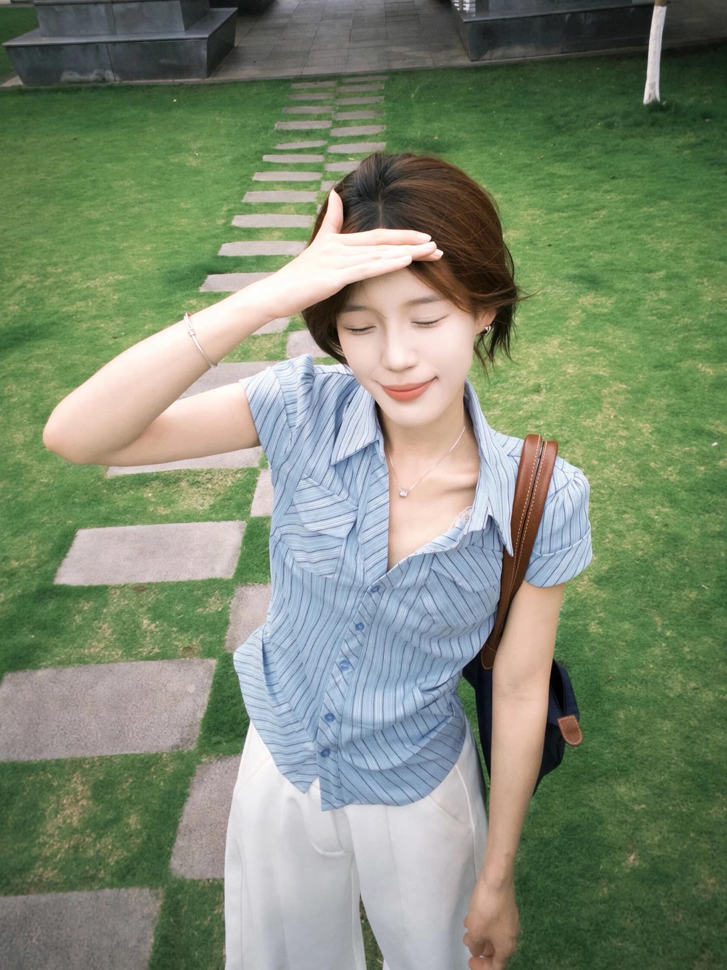 경관 그림 정가 한 부서 꼬집기 허리 질감 센스 스트라이프 셔츠 긍정적 인 어깨 반팔 몸매 가꾸기 슬림해 보이는 품격 주머니 셔츠