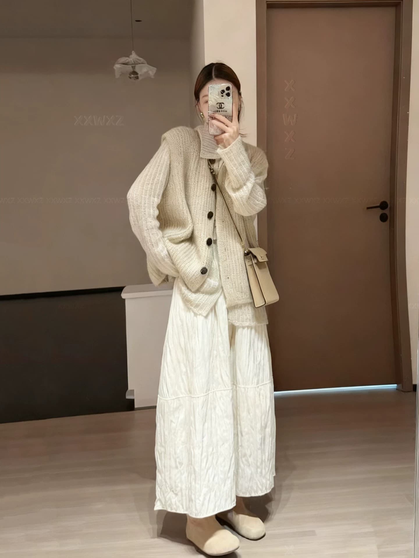 양 타조 울 가을 겨울 레트로 부드러운 찹쌀 루즈핏 니트 민소매 베스트 루즈핏 품격 슬림해 보이는 어깨 여성 코트 상세 이미지 4