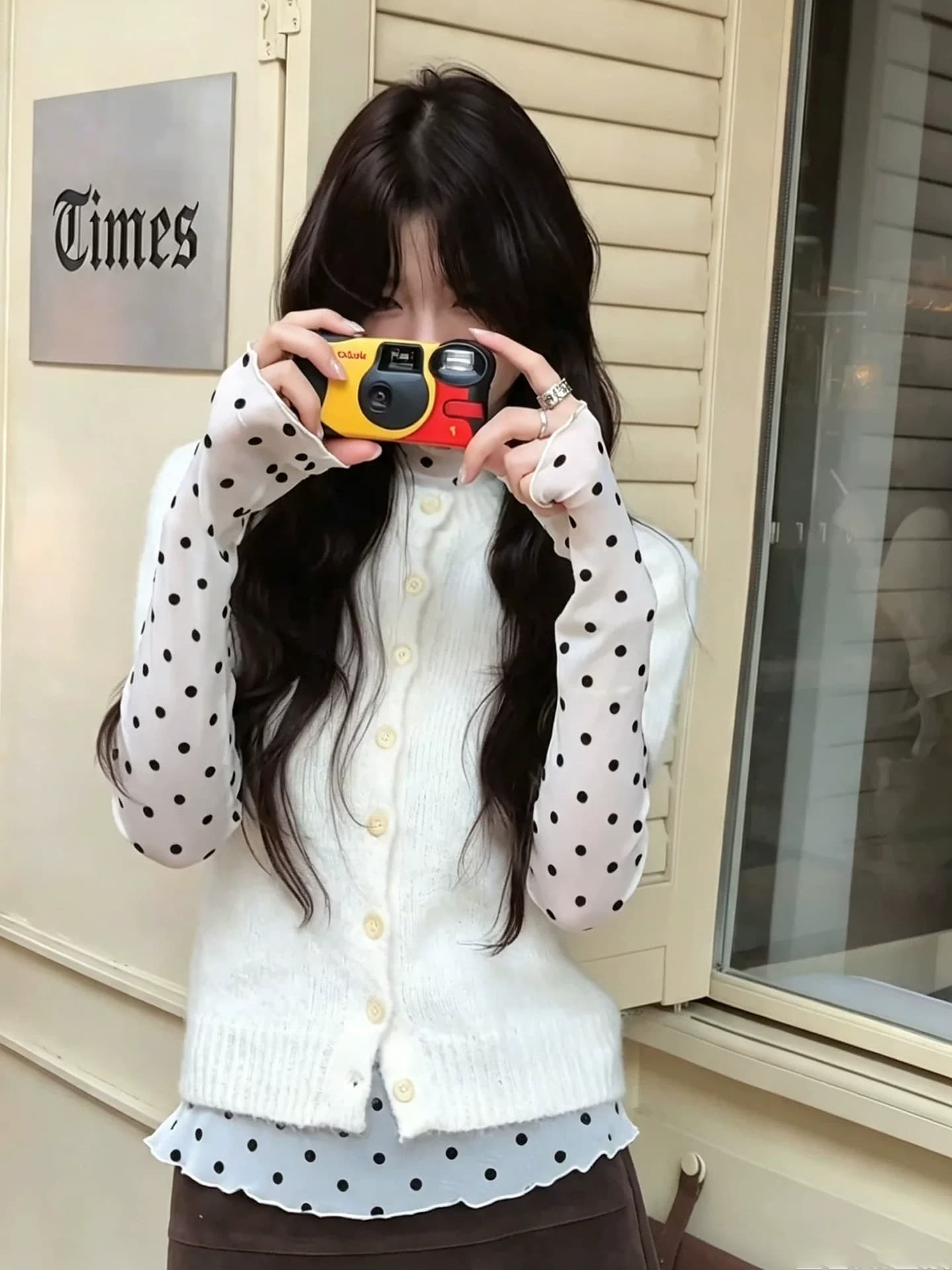 천 골드 센스 품격 핫걸 도트 무늬 만나는 맨위 니트 오픈 가디건 여성 의류 2026 가을 새로운 스택 착용 투피스 세트 이미지 2