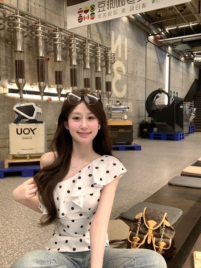 차가운 실크 코튼 프랑스식 프릴 도트 무늬 비스듬한 어깨 민소매 조끼 여성 여름 몸매 가꾸기 핫걸 맨위 이미지 4