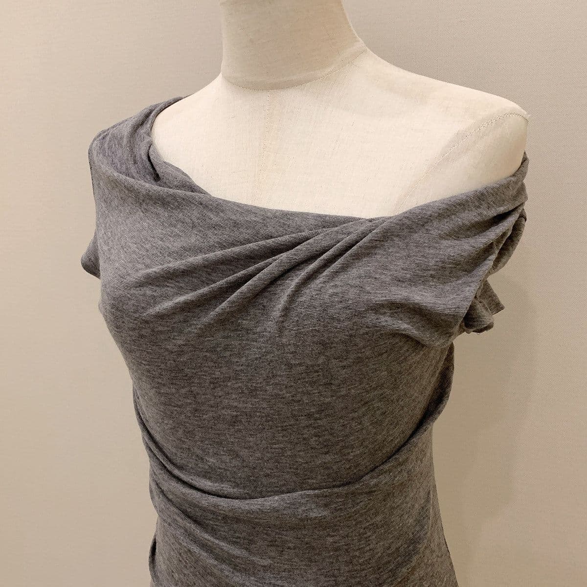 원본 원단 빛 연 주간 접시 디자인 센스 매듭 비스듬한 어깨 핀치 Pleat 허리 수축 슬림해 보이는 티셔츠 품격 맨위 상세 이미지 6