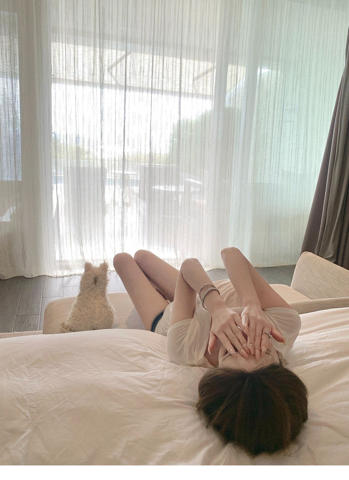 원본 원단 빛 연 주간 접시 디자인 센스 매듭 비스듬한 어깨 핀치 Pleat 허리 수축 슬림해 보이는 티셔츠 품격 맨위 상세 이미지 22