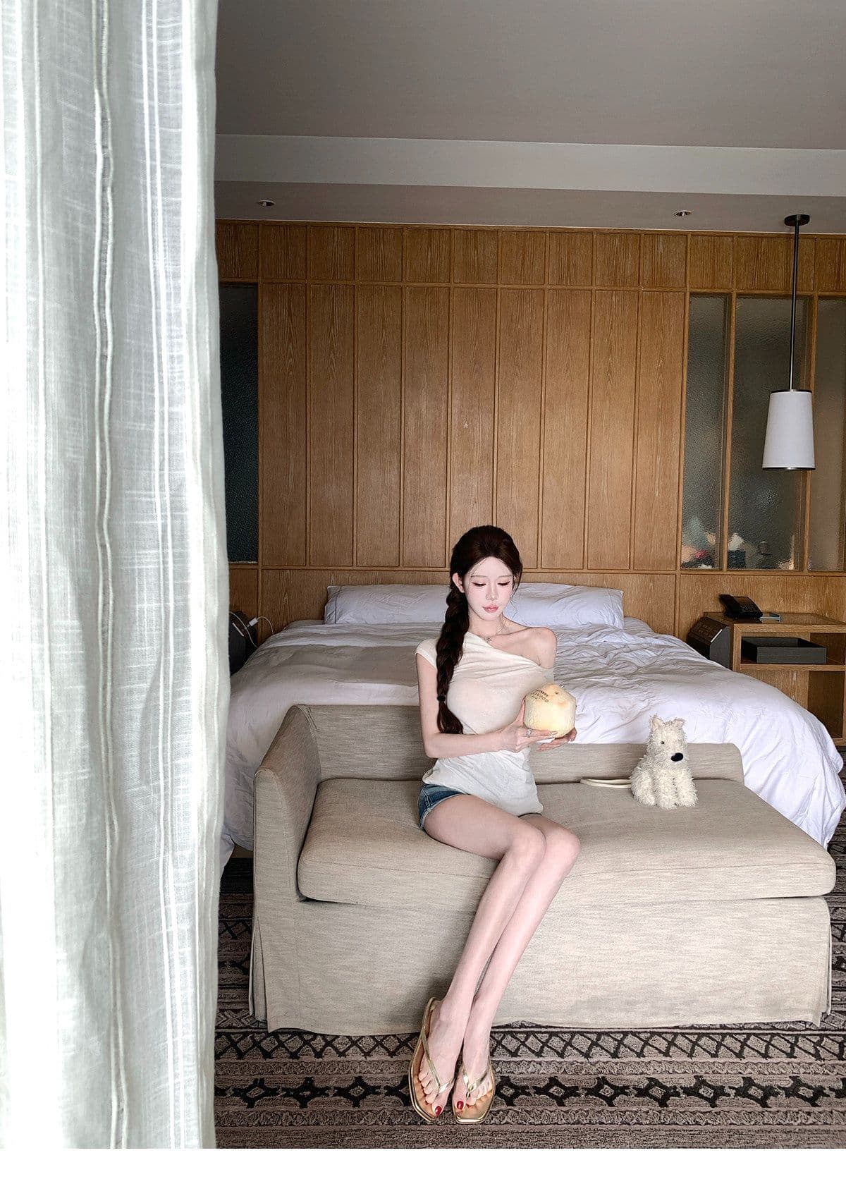 원본 원단 빛 연 주간 접시 디자인 센스 매듭 비스듬한 어깨 핀치 Pleat 허리 수축 슬림해 보이는 티셔츠 품격 맨위 상세 이미지 24