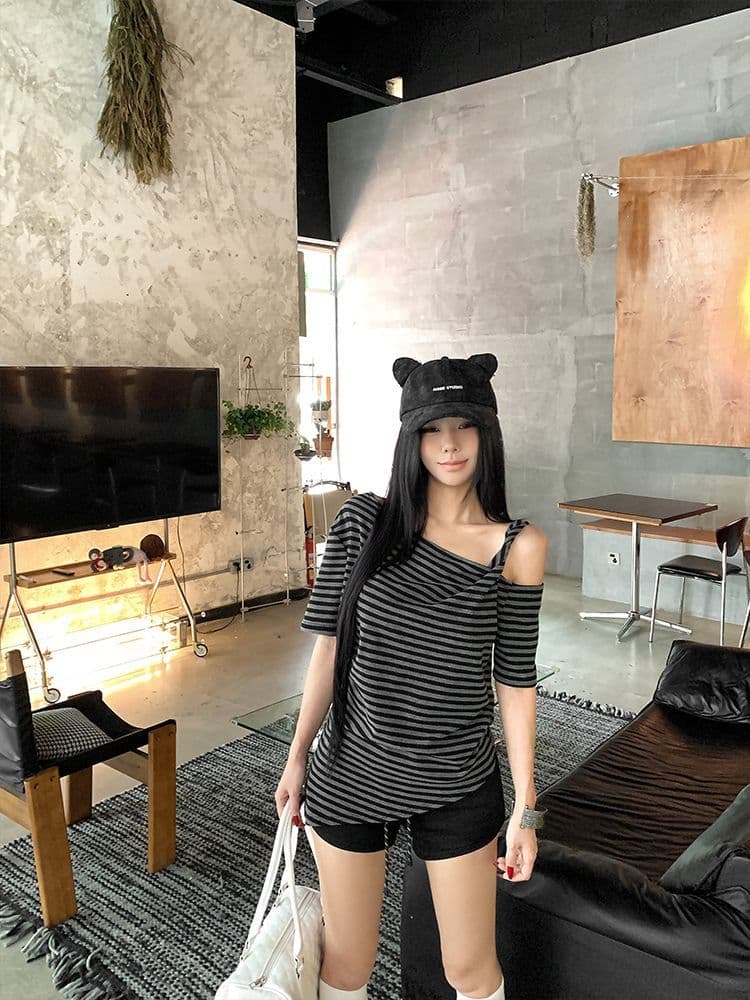 컬러 짜임 기사 느긋한 바람 레트로 스트라이프 비스듬한 어깨 반팔 티셔츠 여성 여름 루즈핏 슬림해 보이는 오프숄더 맨위 상세 이미지 6
