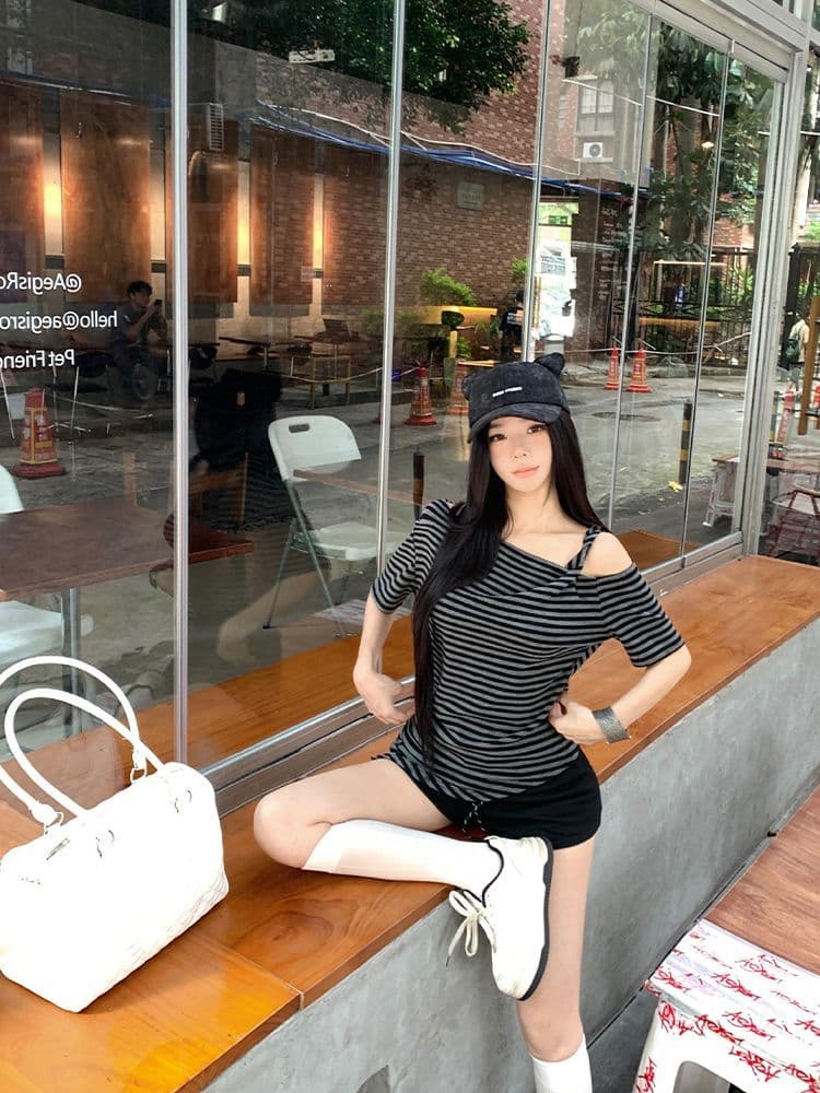 컬러 짜임 기사 느긋한 바람 레트로 스트라이프 비스듬한 어깨 반팔 티셔츠 여성 여름 루즈핏 슬림해 보이는 오프숄더 맨위 상세 이미지 12