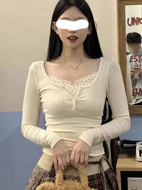 원본 원단 2026 새로운 꽃무늬 페이크 레이어드 맨위 여성 외국 가스 몸매 가꾸기 기본 셔츠 긴팔 티셔츠