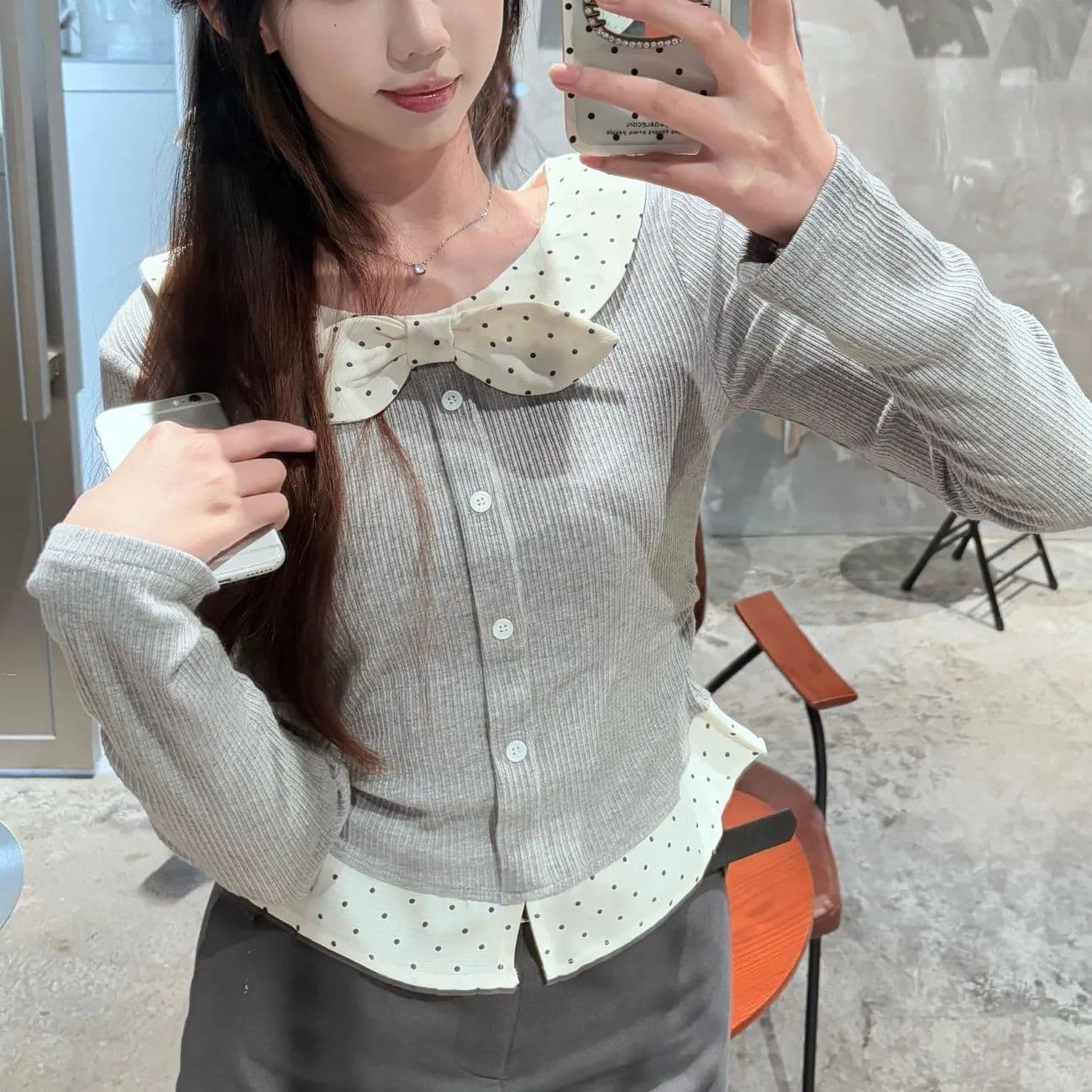 경관 그림 와 사고 방식 모달 260 그램 2 2 페이크 레이어드 도트 무늬 u 칼라 긴팔 티셔츠 여성 의류 맨위 상세 이미지 5
