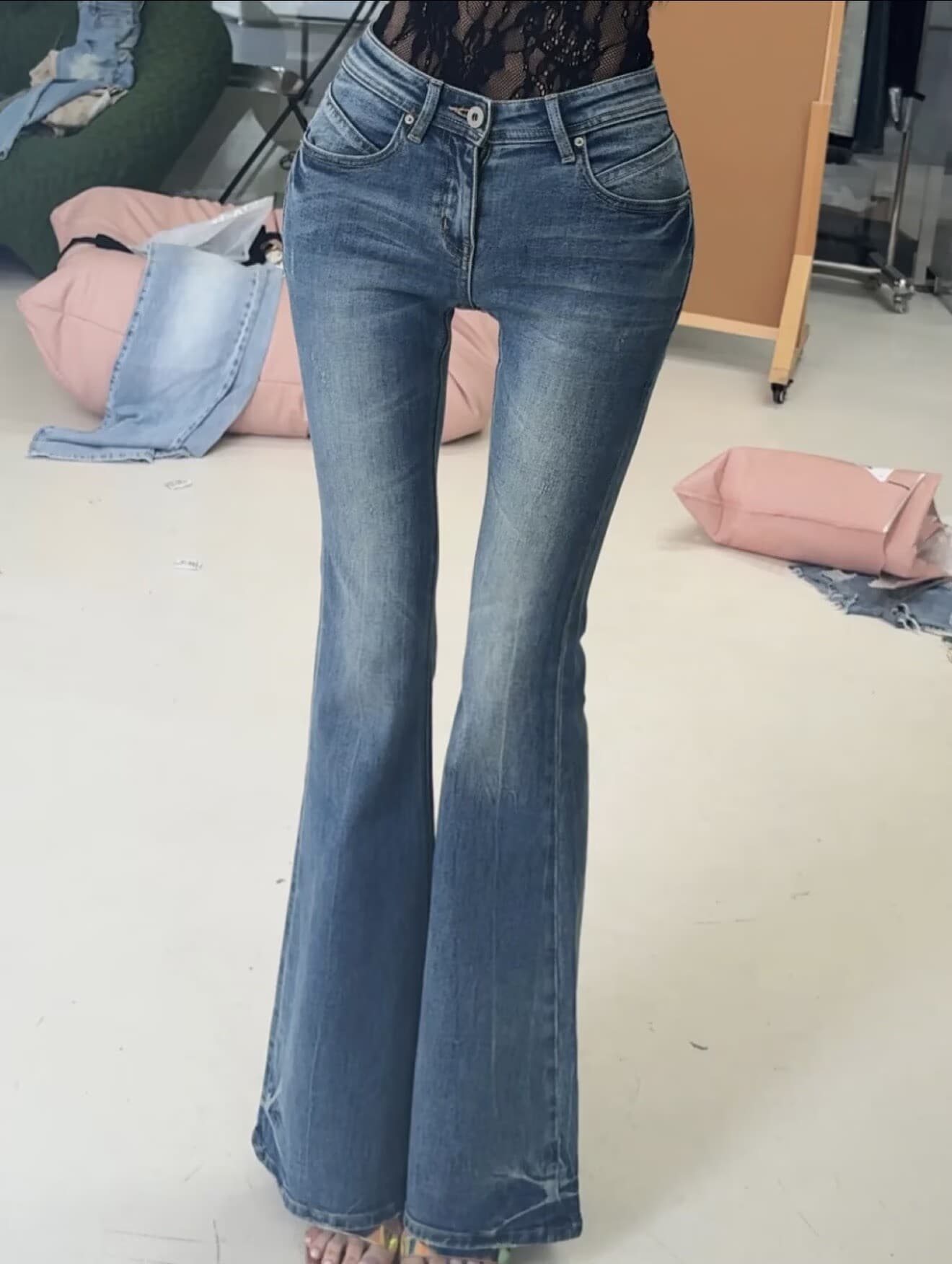 분위기 센스 빌드 변화 없는 펭 넓적 다리 중 로우 웨이스트 무거운 작업 워시 물 데님 슬림해 보이는 리프트 엉덩이 나팔 바지 봄 이미지 3