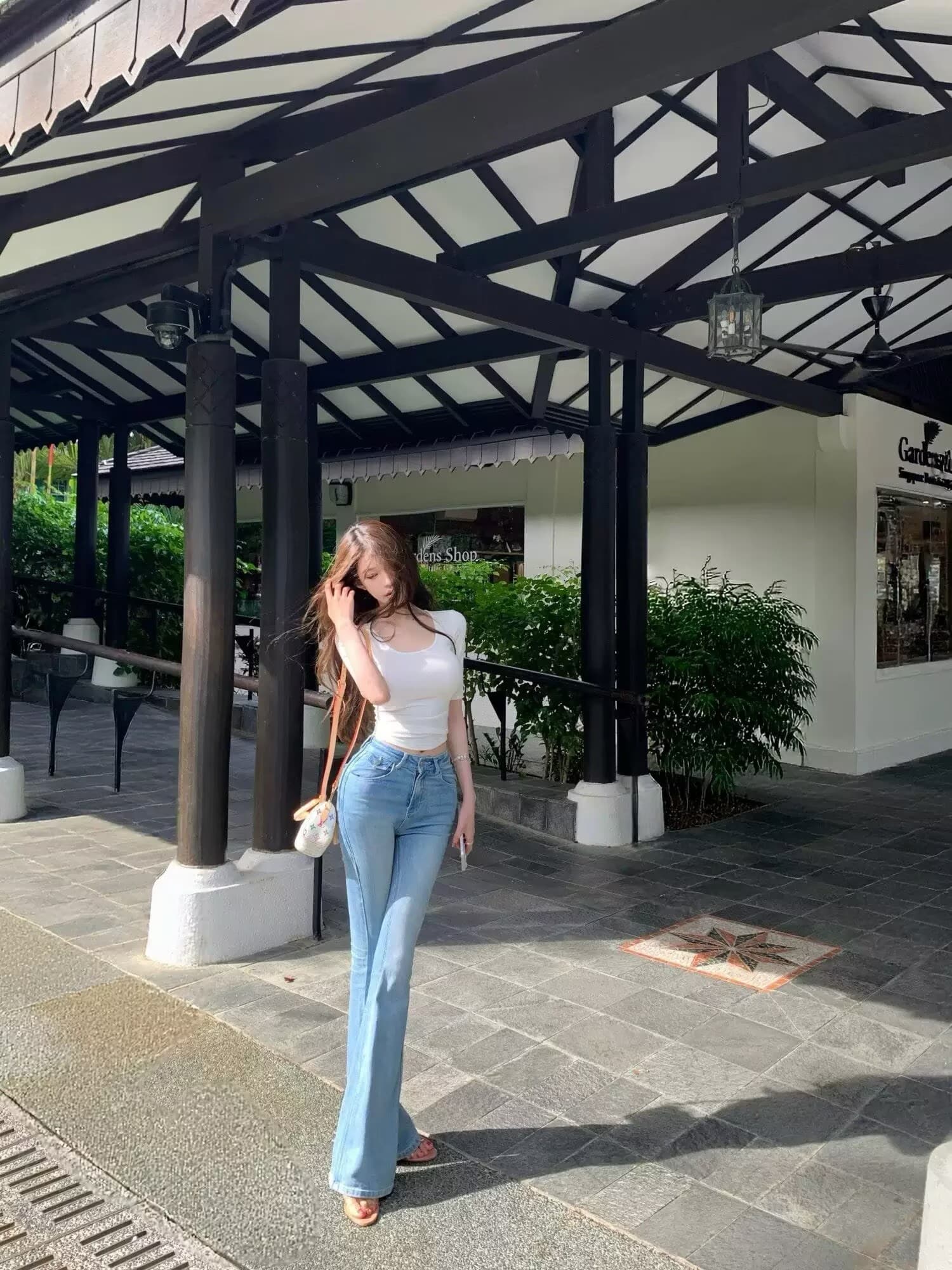 cher 챠오어 데님 전용 라인 펭 넓적 다리 레트로 중간 허리 청바지 여성 여름 몸매 가꾸기 슬림해 보이는 마이크로 나팔 롱 바지 상세 이미지 5