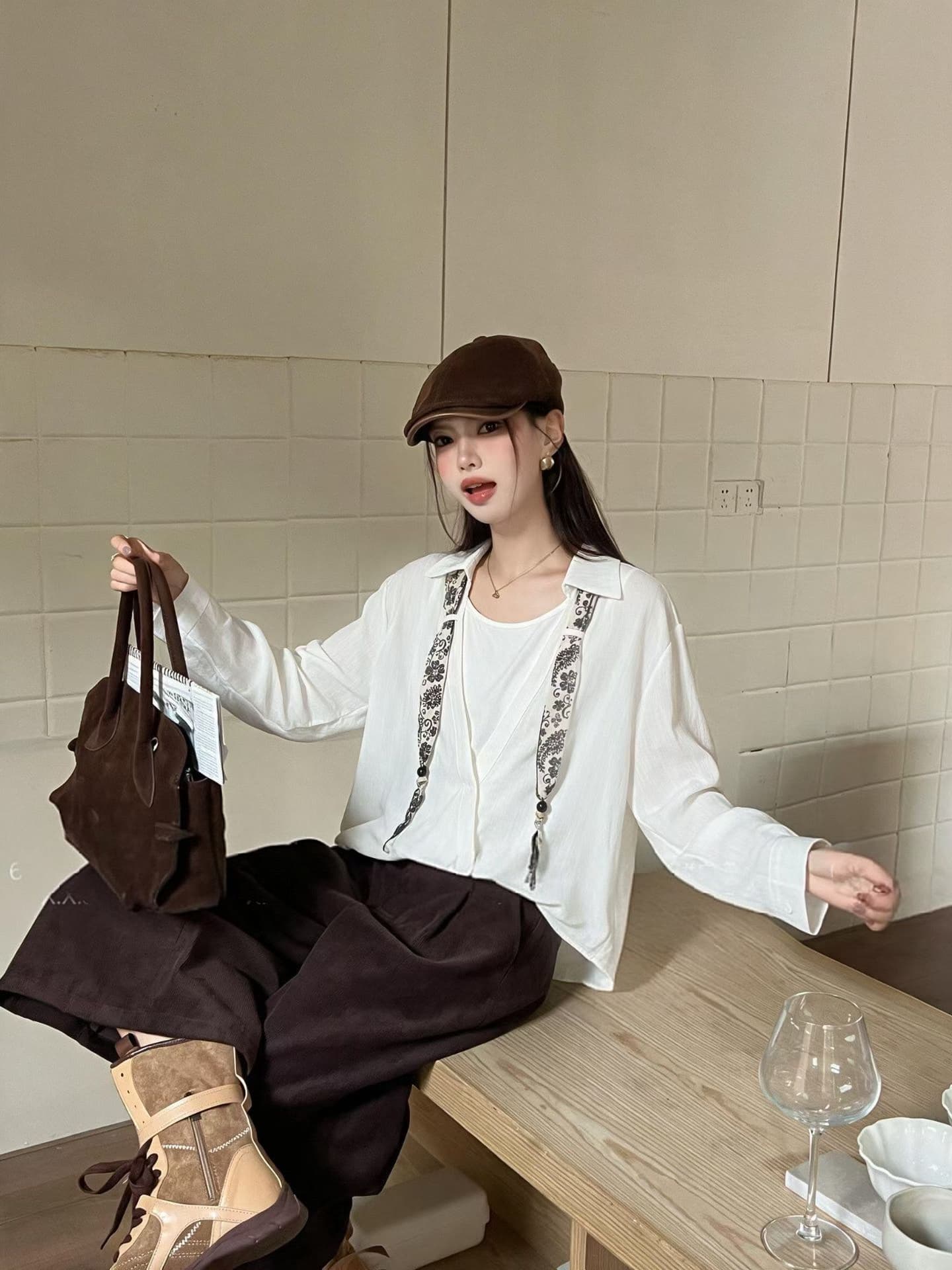 2026 가을 레트로 폴로 칼라 리본 긴팔 여성 셔츠 루즈핏 디자인 센스 작은 대중 편안함 오래된 돈 바람 셔츠 트렌디 상세 이미지 7